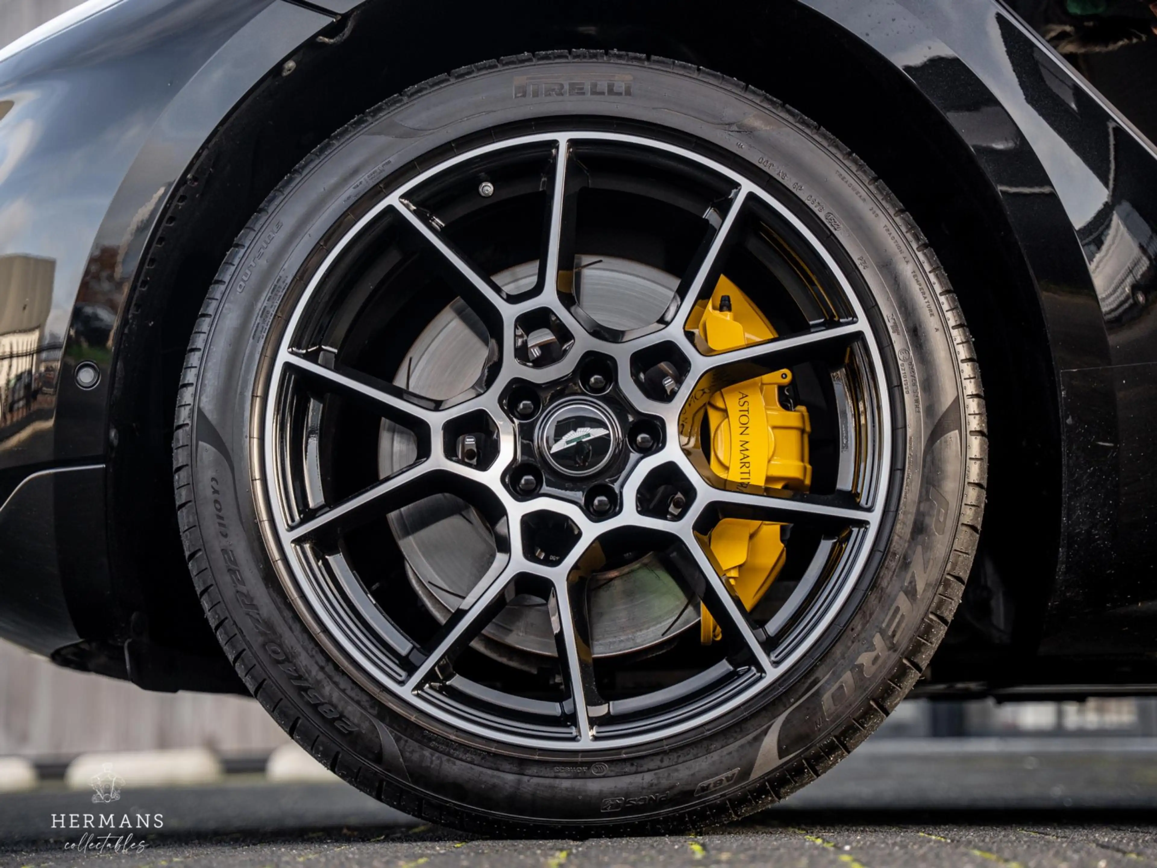 Aston Martin DBX 4.0 V8 1913 / 1 of 500 / Limited / Pano / Memory — photo 13