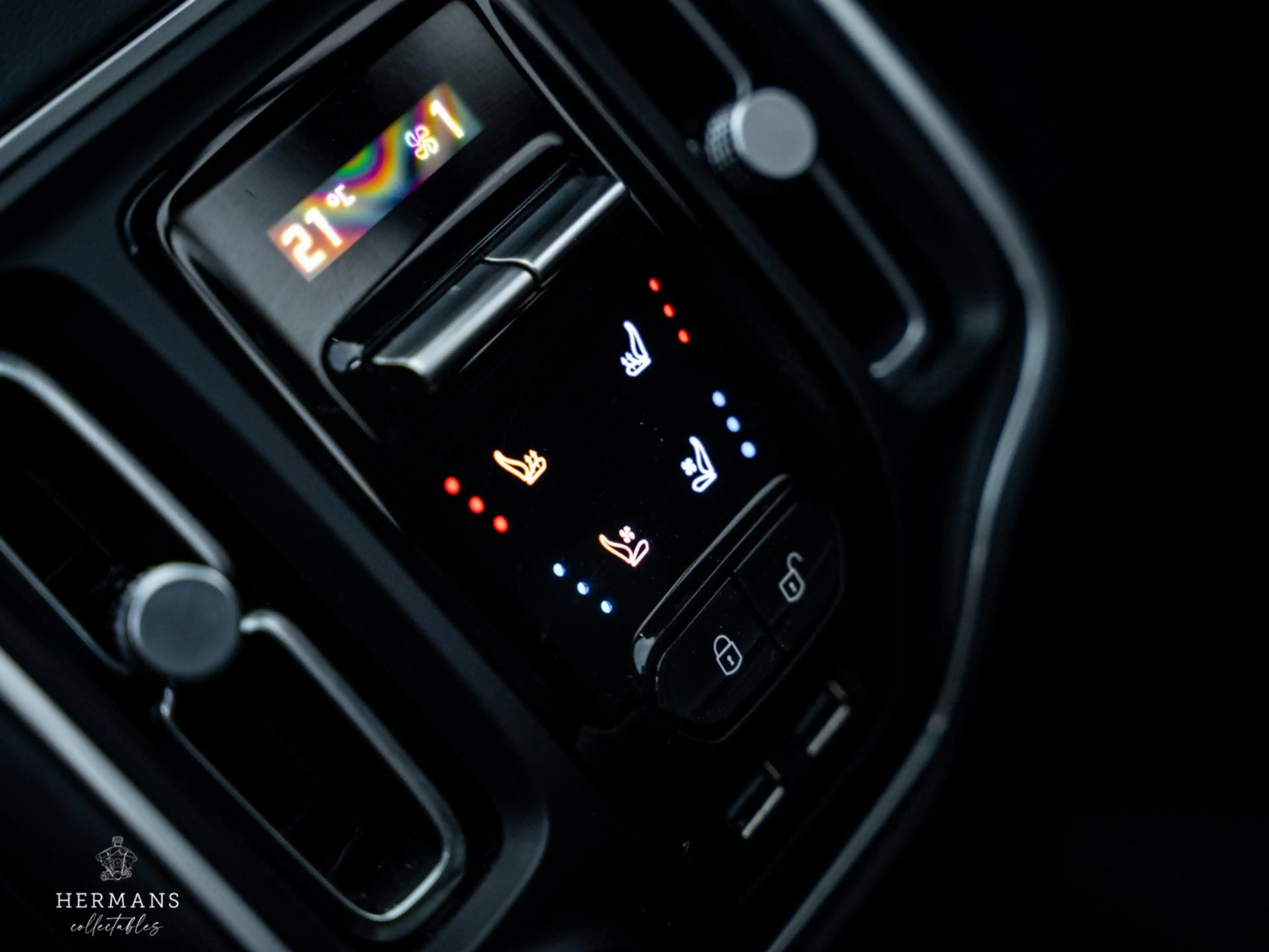 Aston Martin DBX 4.0 V8 1913 / 1 of 500 / Limited / Pano / Memory — photo 34