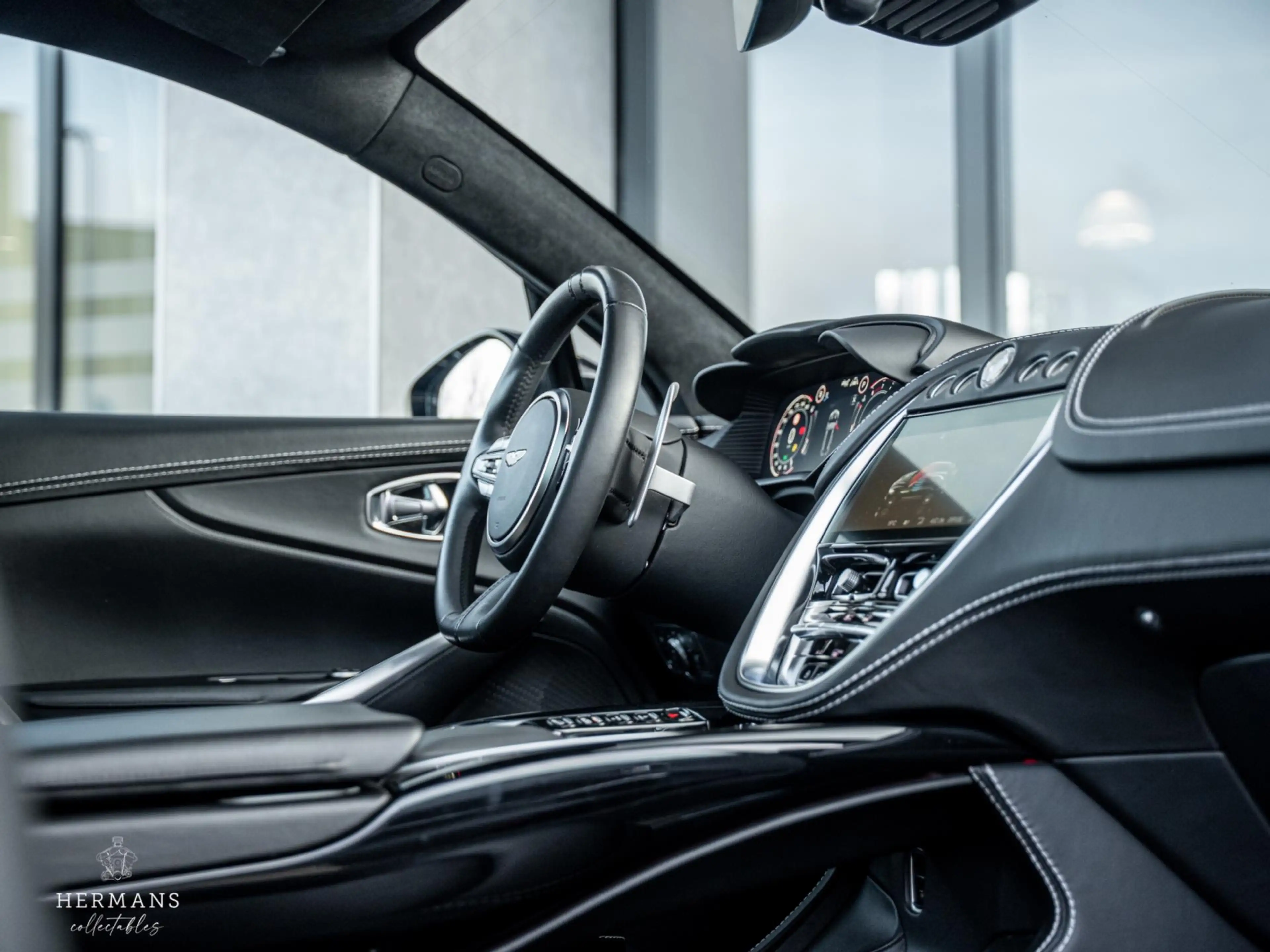 Aston Martin DBX 4.0 V8 1913 / 1 of 500 / Limited / Pano / Memory — photo 17