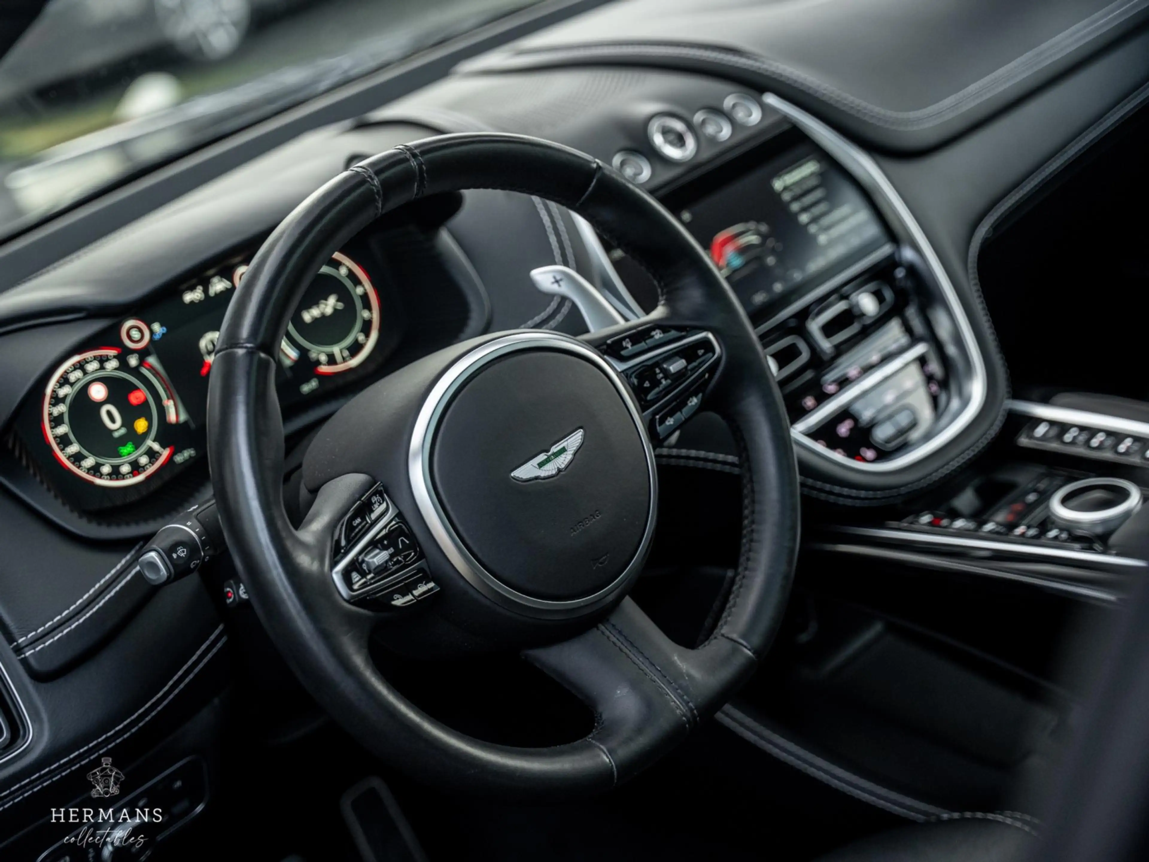 Aston Martin DBX 4.0 V8 1913 / 1 of 500 / Limited / Pano / Memory — photo 14