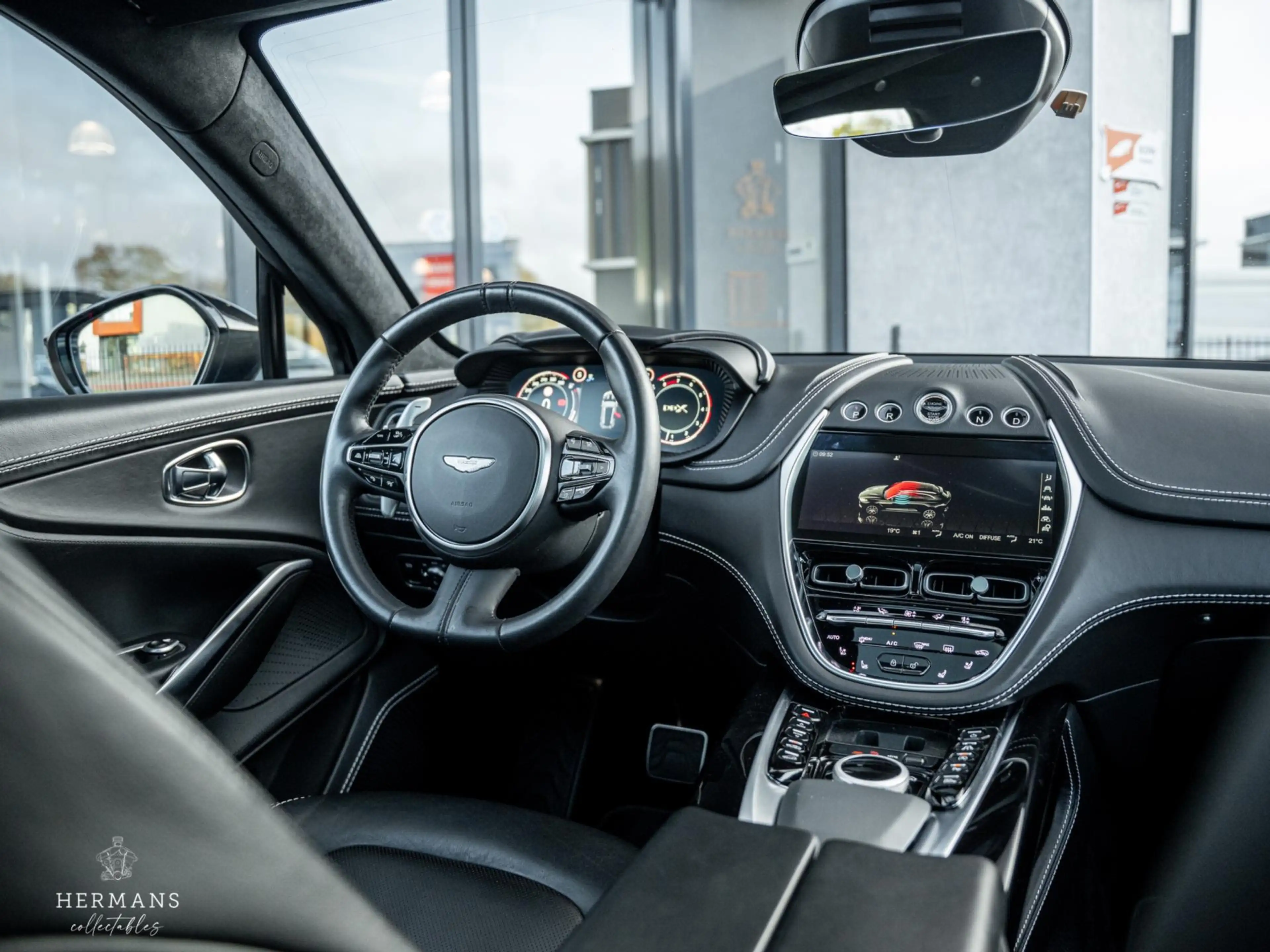 Aston Martin DBX 4.0 V8 1913 / 1 of 500 / Limited / Pano / Memory — photo 16