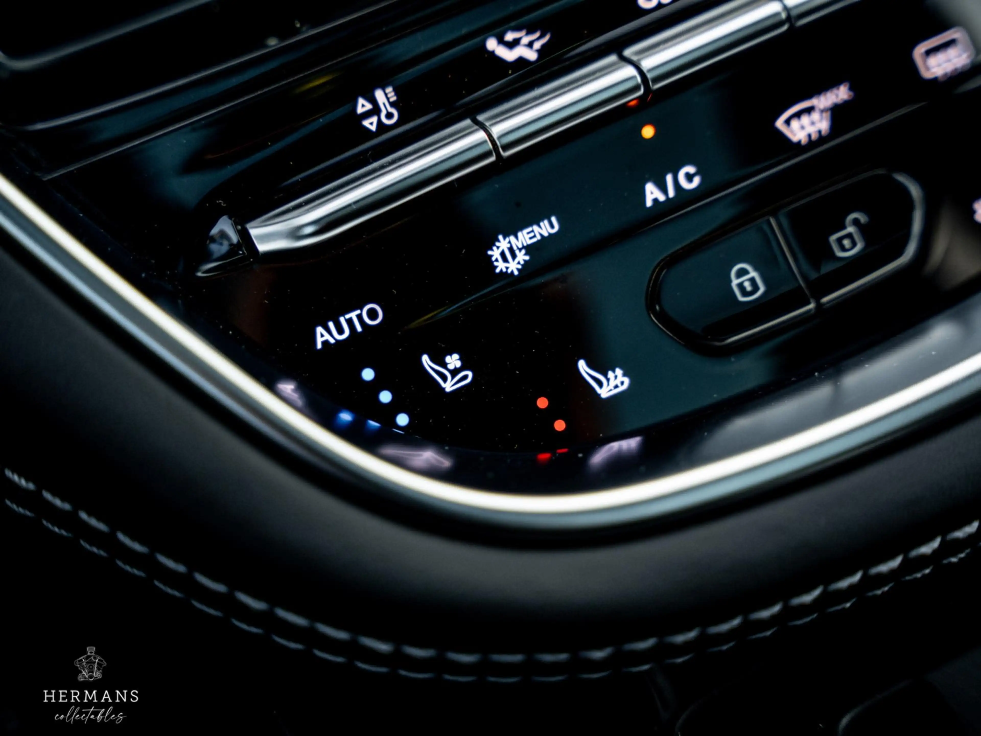 Aston Martin DBX 4.0 V8 1913 / 1 of 500 / Limited / Pano / Memory — photo 26