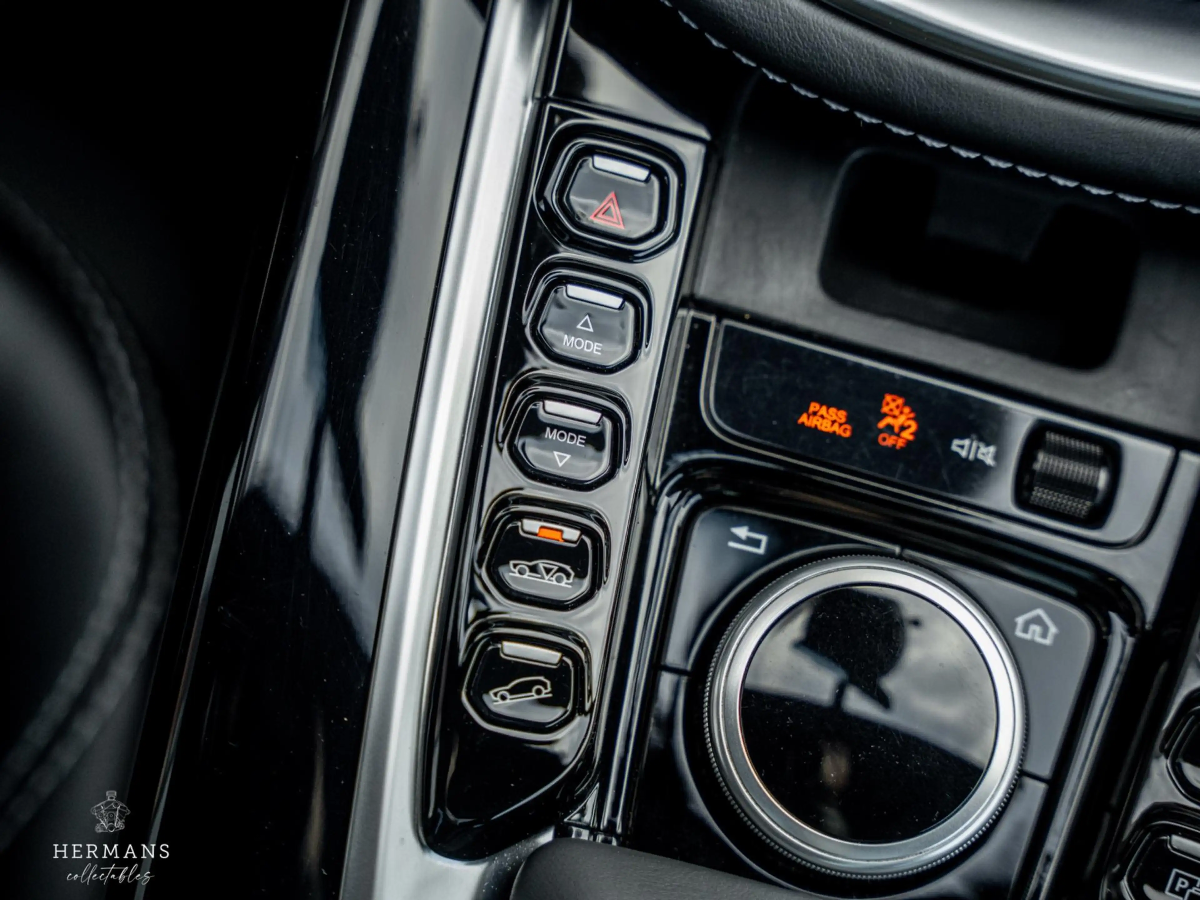 Aston Martin DBX 4.0 V8 1913 / 1 of 500 / Limited / Pano / Memory — photo 29