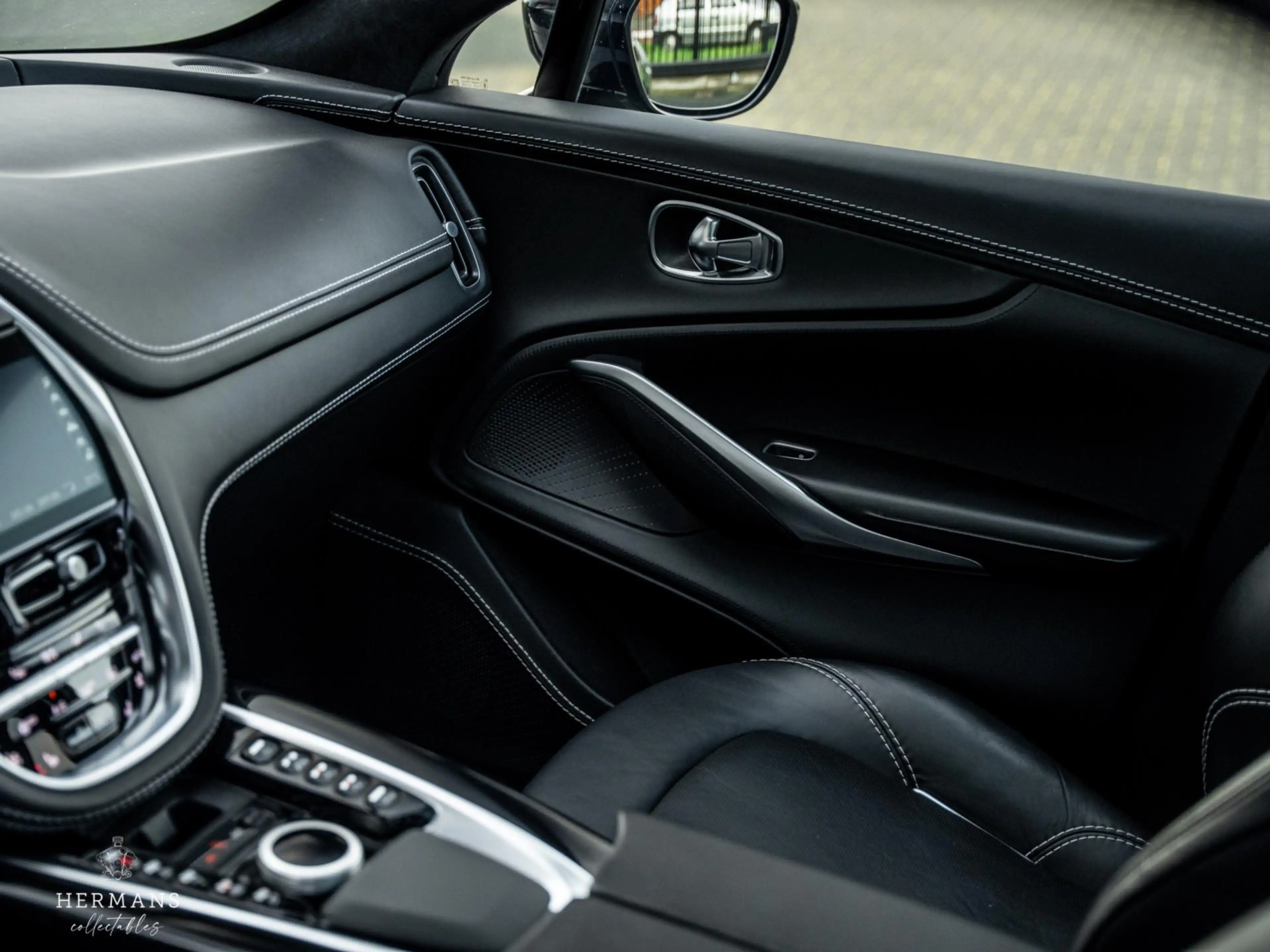 Aston Martin DBX 4.0 V8 1913 / 1 of 500 / Limited / Pano / Memory — photo 18