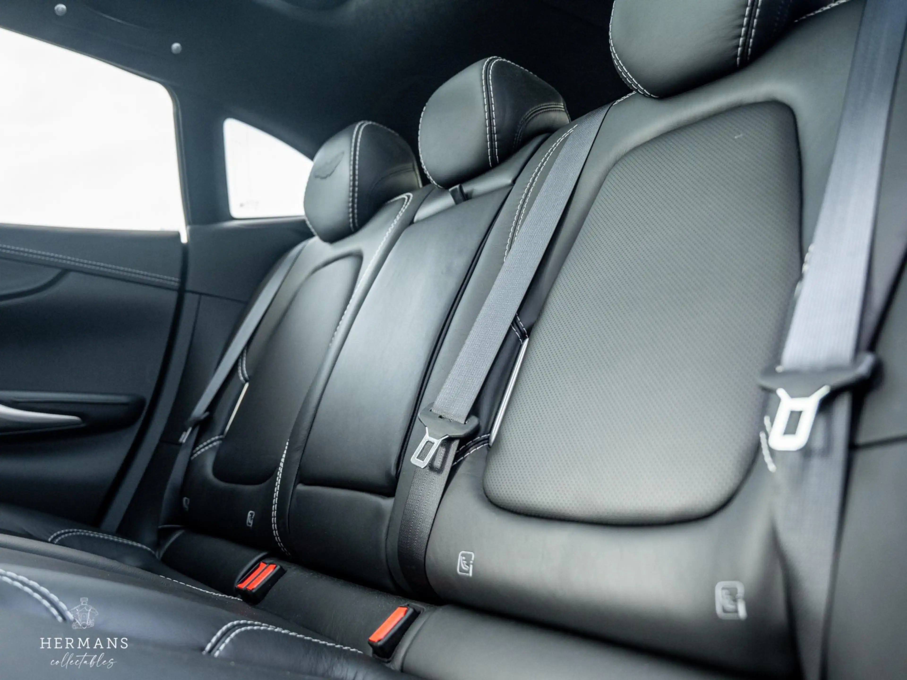 Aston Martin DBX 4.0 V8 1913 / 1 of 500 / Limited / Pano / Memory — photo 35