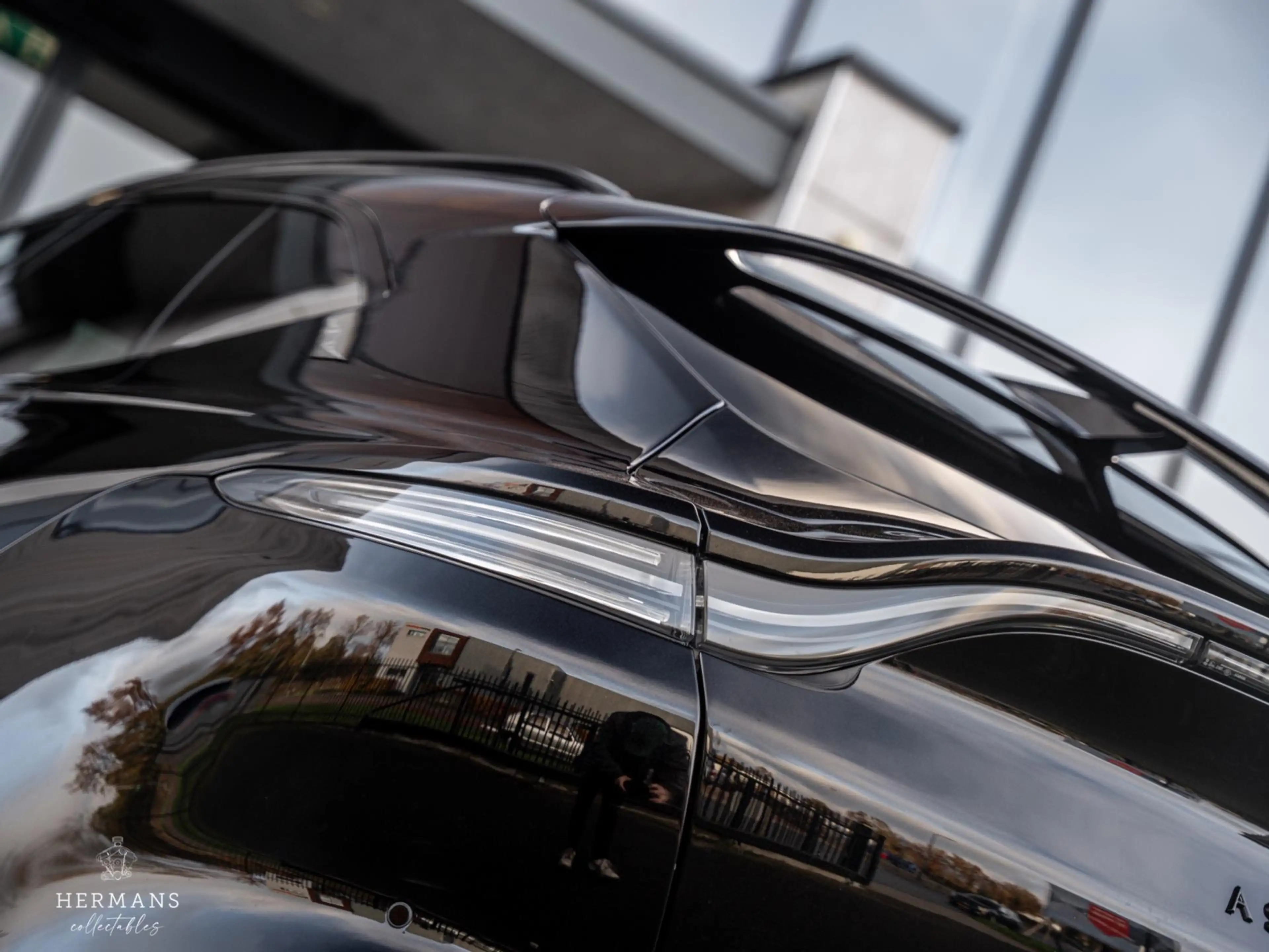 Aston Martin DBX 4.0 V8 1913 / 1 of 500 / Limited / Pano / Memory — photo 9