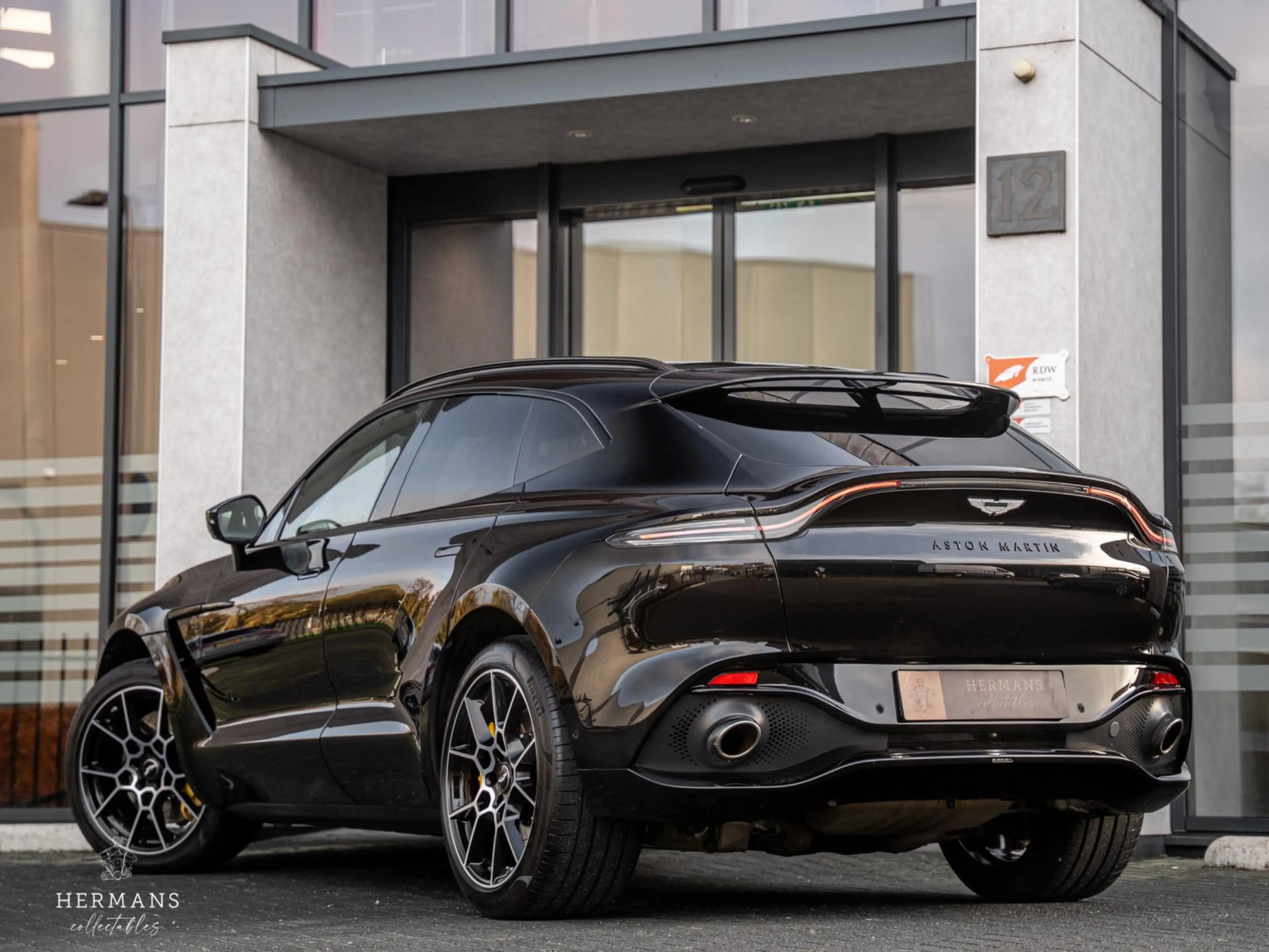 Aston Martin DBX 4.0 V8 1913 / 1 of 500 / Limited / Pano / Memory — photo 10