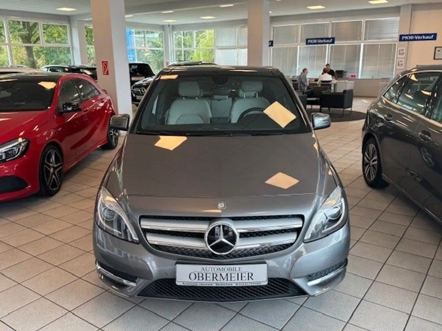 Mercedes-Benz B 200 Sport CDI 7G-DCT SHZ PTS Bi-Xenon Pano Gris - 2
