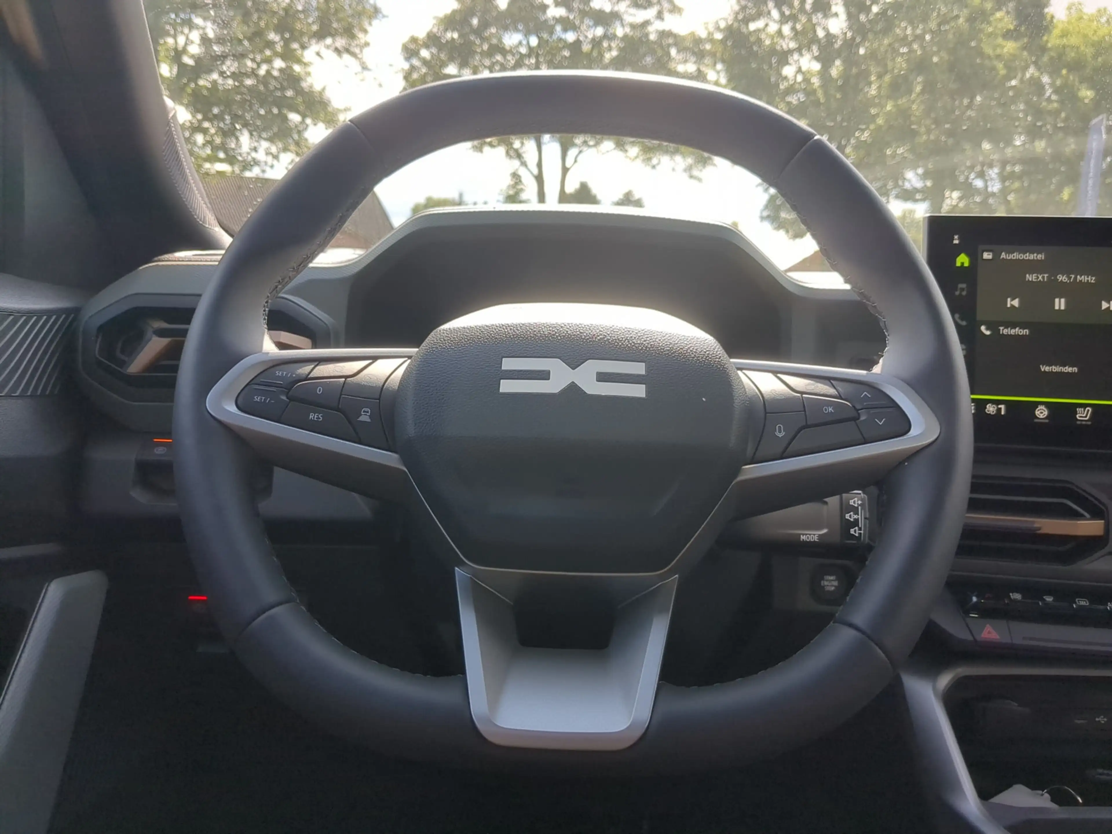 Dacia Bigster Hybrid 155 Extreme Panodach+SHZ+LKHZ — photo 7