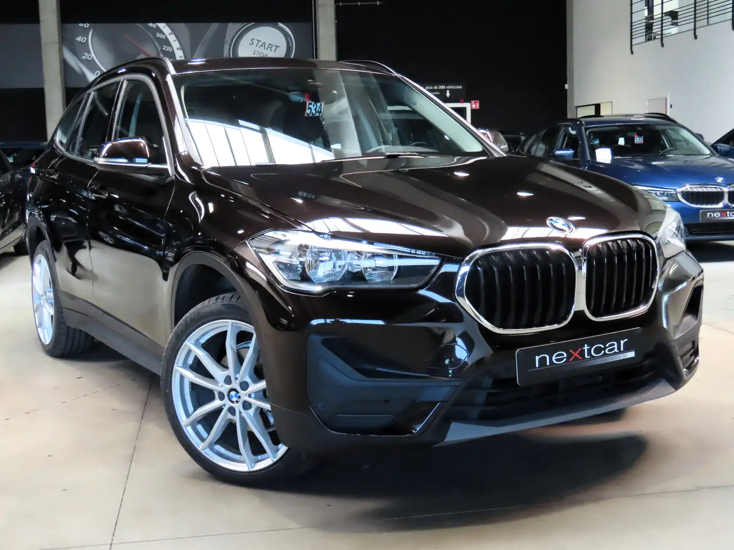 BMW X1 16dA SDrive **NAVI PRO-CAMERA-PARKING AV&AR** Noir - 2