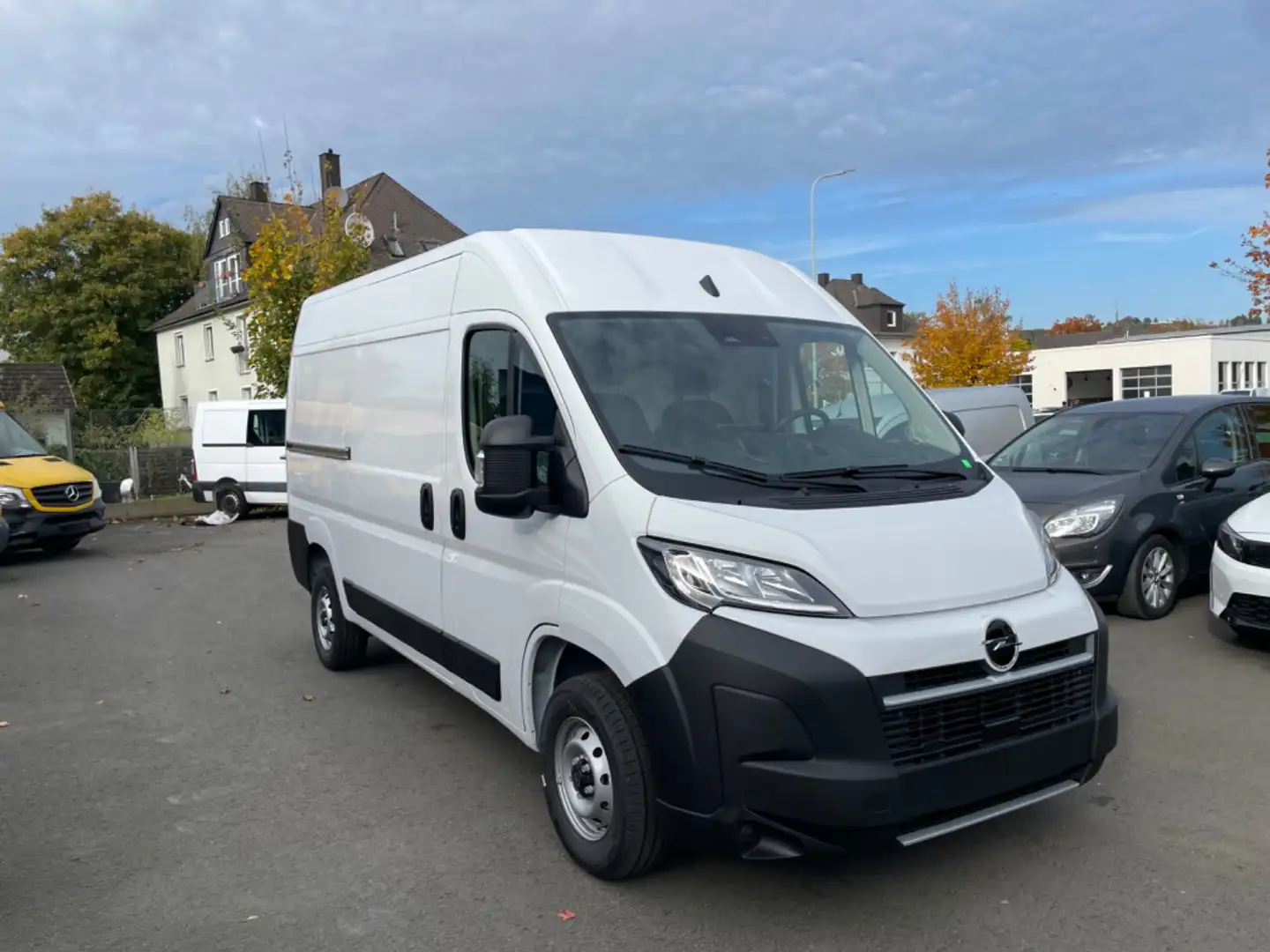 Opel Movano Kastenw 2.2 Diesel 140 L2H2 mit Rückfahrkam Weiß - 2