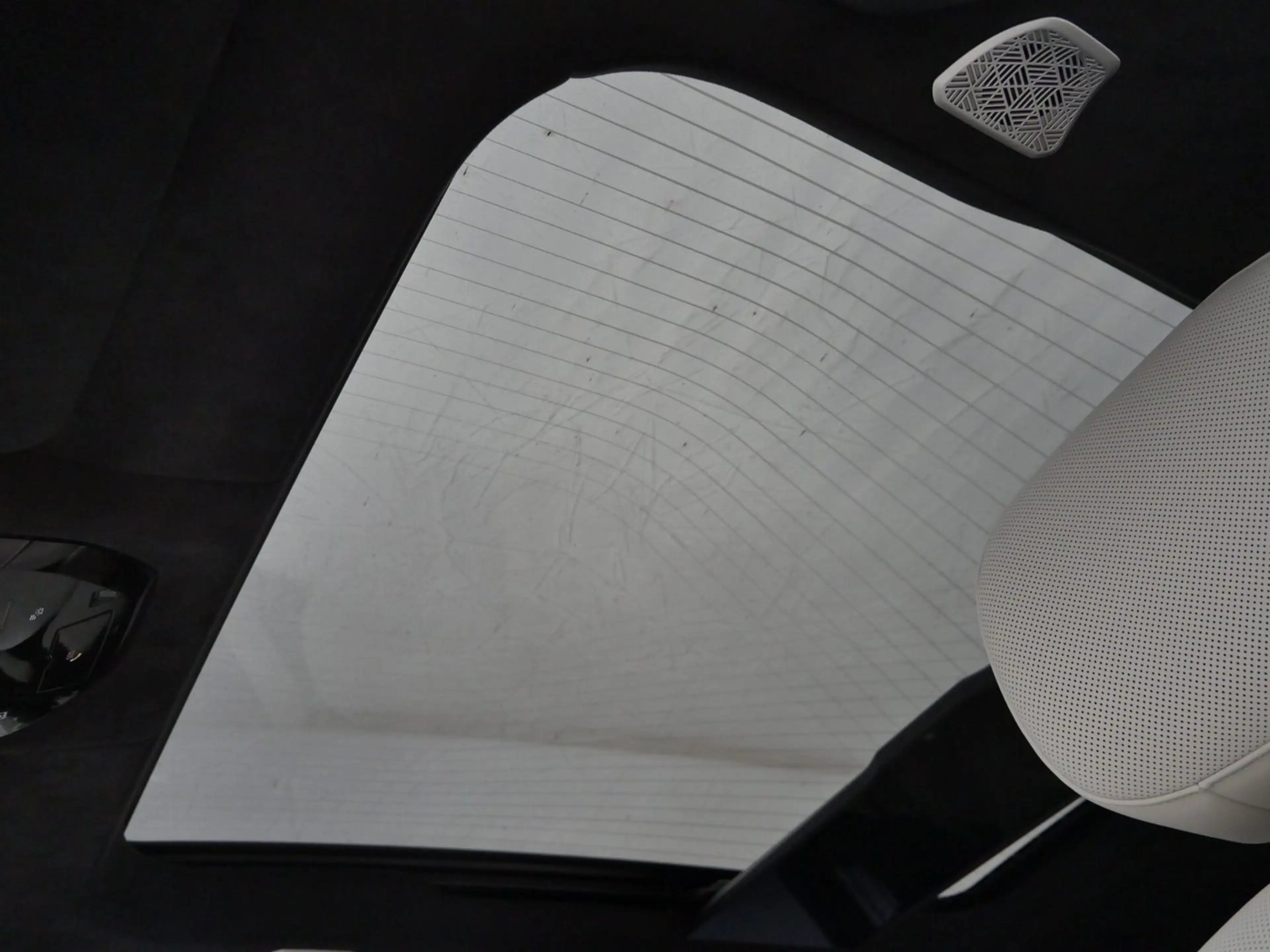 BMW 750 e xDrive M Sport //ExecutiveLoungeSeating B&W — photo 14