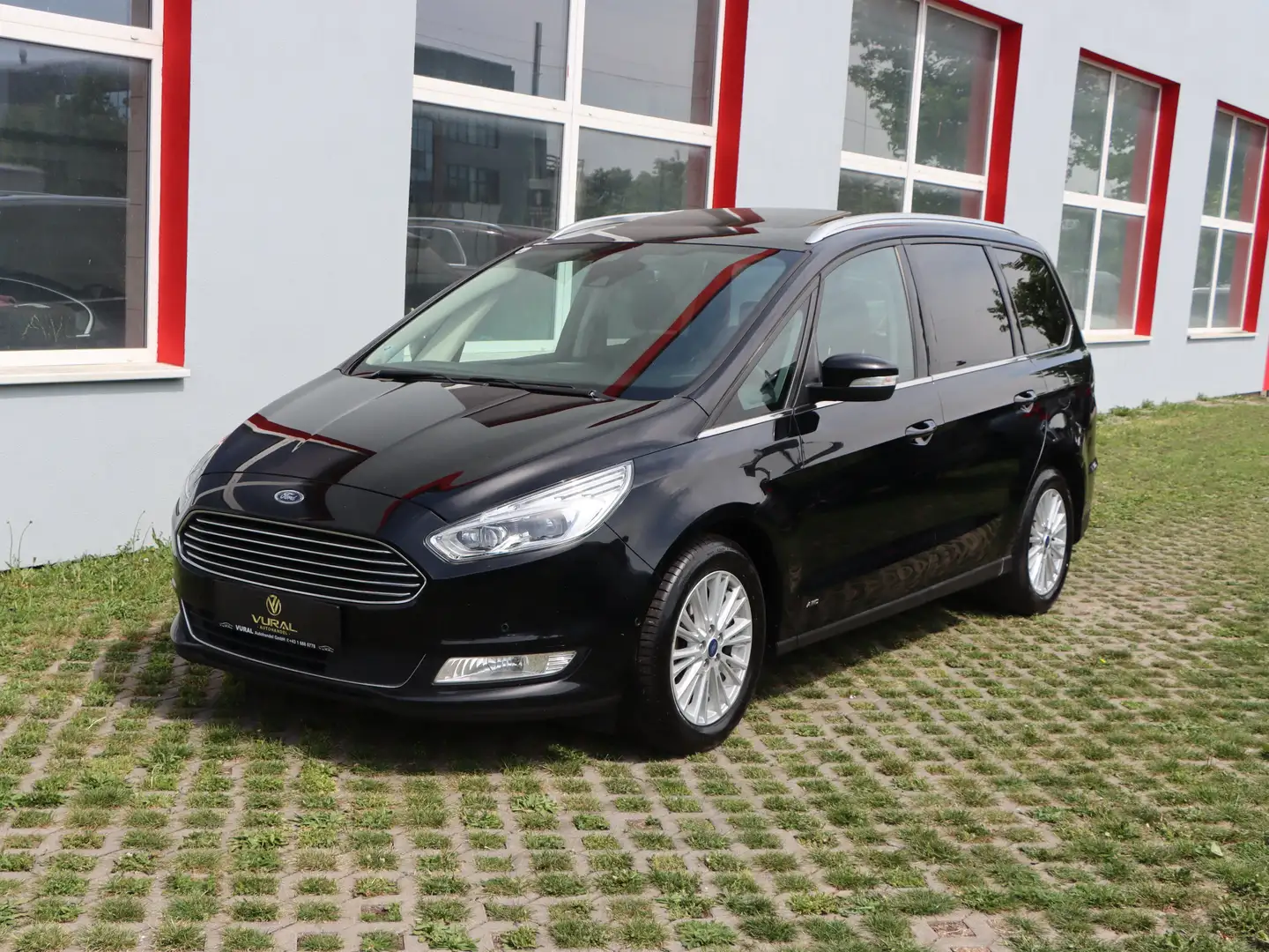 Ford Galaxy 2.0 TDCI Titanium AWD | 7.Sitzer | PANORAMA |LEDER Zwart - 2