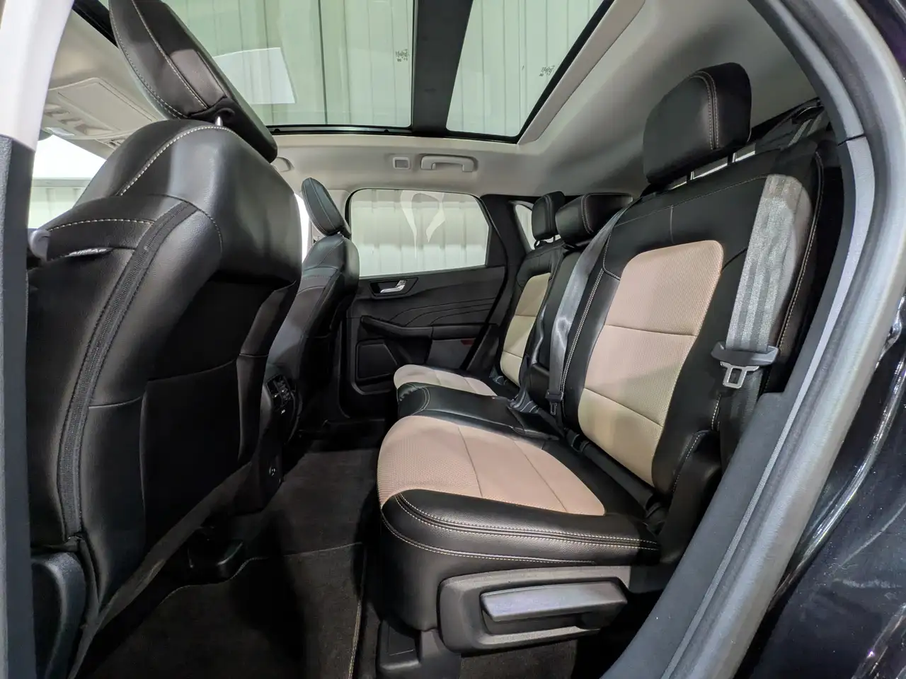 Ford Escape снимка Ford Escape