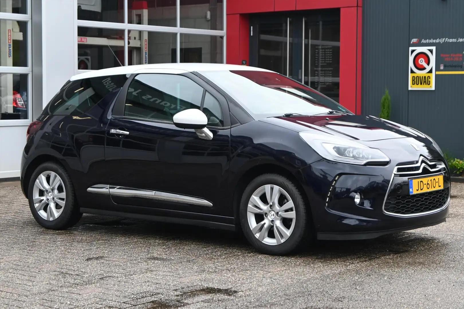 DS Automobiles DS 3 1.2 So Chic 110pk | LED verlichting | Navi | Clima Albastru - 1