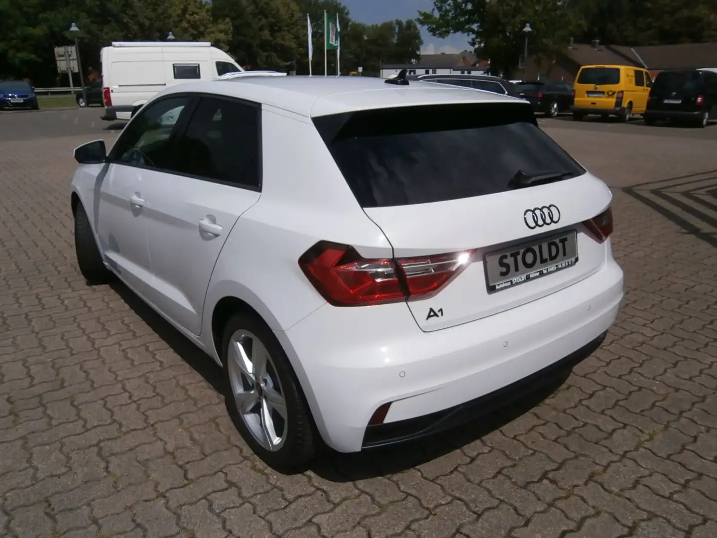 Audi A1 Sportback 30 TFSI advanced, 6-Gang Weiß - 2