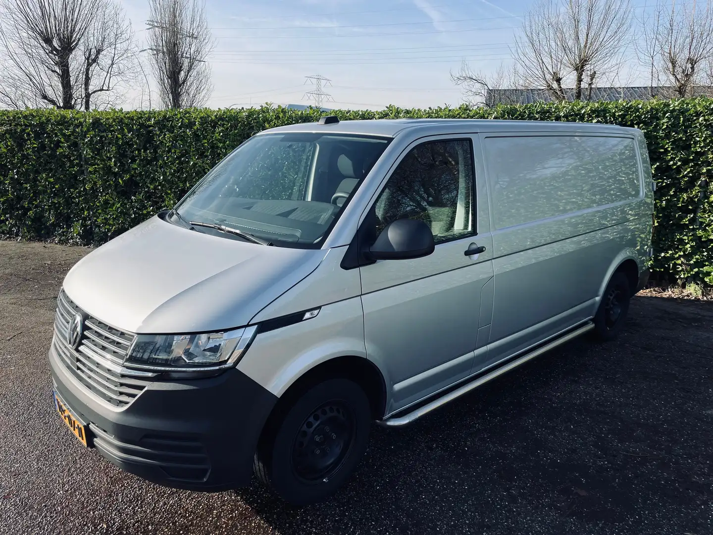 Volkswagen Transporter 2.0 TDI L2H1 Ec.Bus. Grau - 2