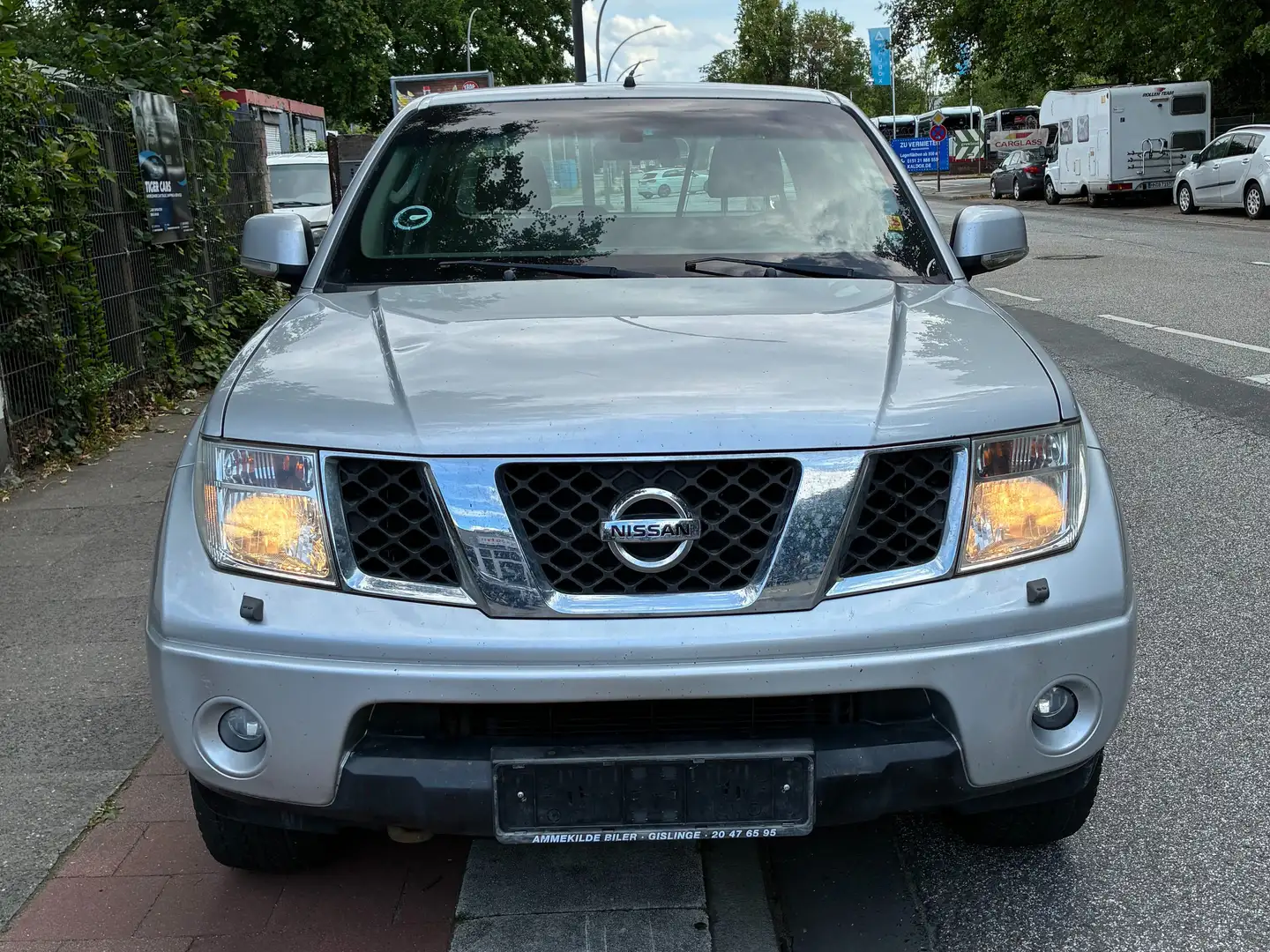 Nissan Navara Nissan Navara 4 Doors Automatik Argent - 1