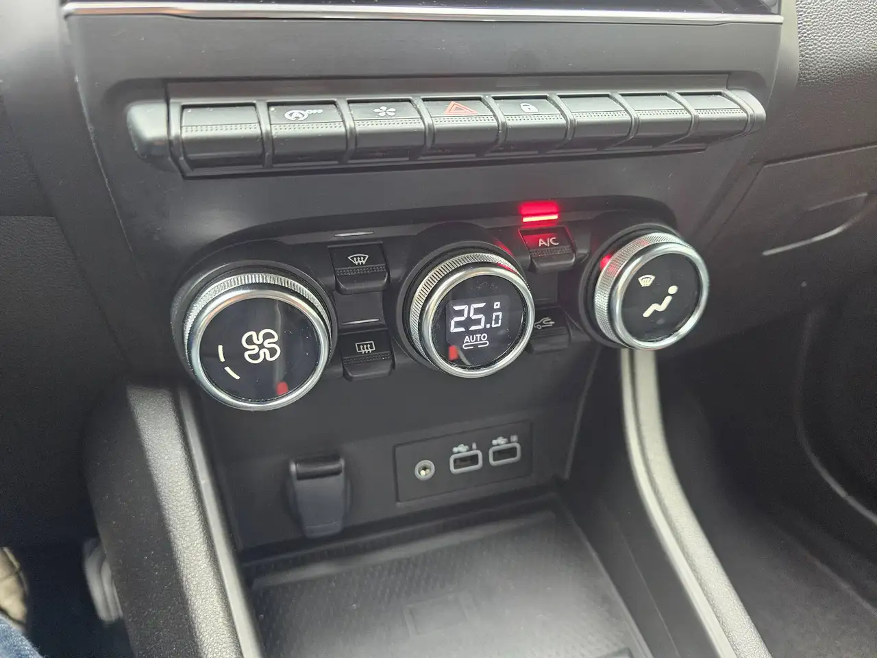 Renault Captur 1.33 TCe MHEV Techno EDC GPF, миниатюра 20