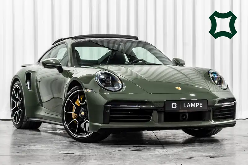 Porsche 992 .1 Turbo PTS Black Olive Green Sportuitlaat ACC