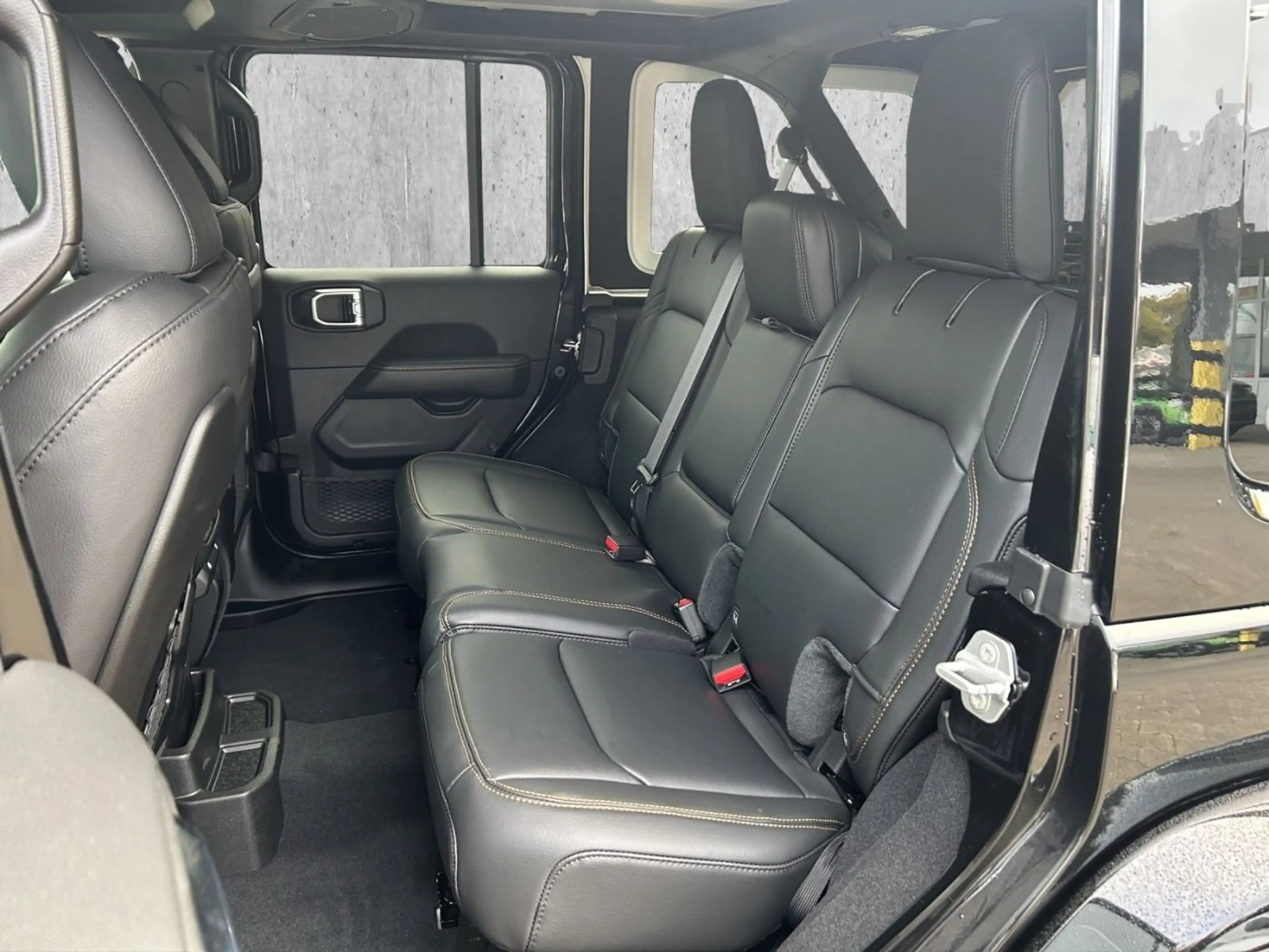 Jeep Wrangler MY25 Sahara 4x4 AT8 Kam.+KeyLess+LED+LM — photo 13