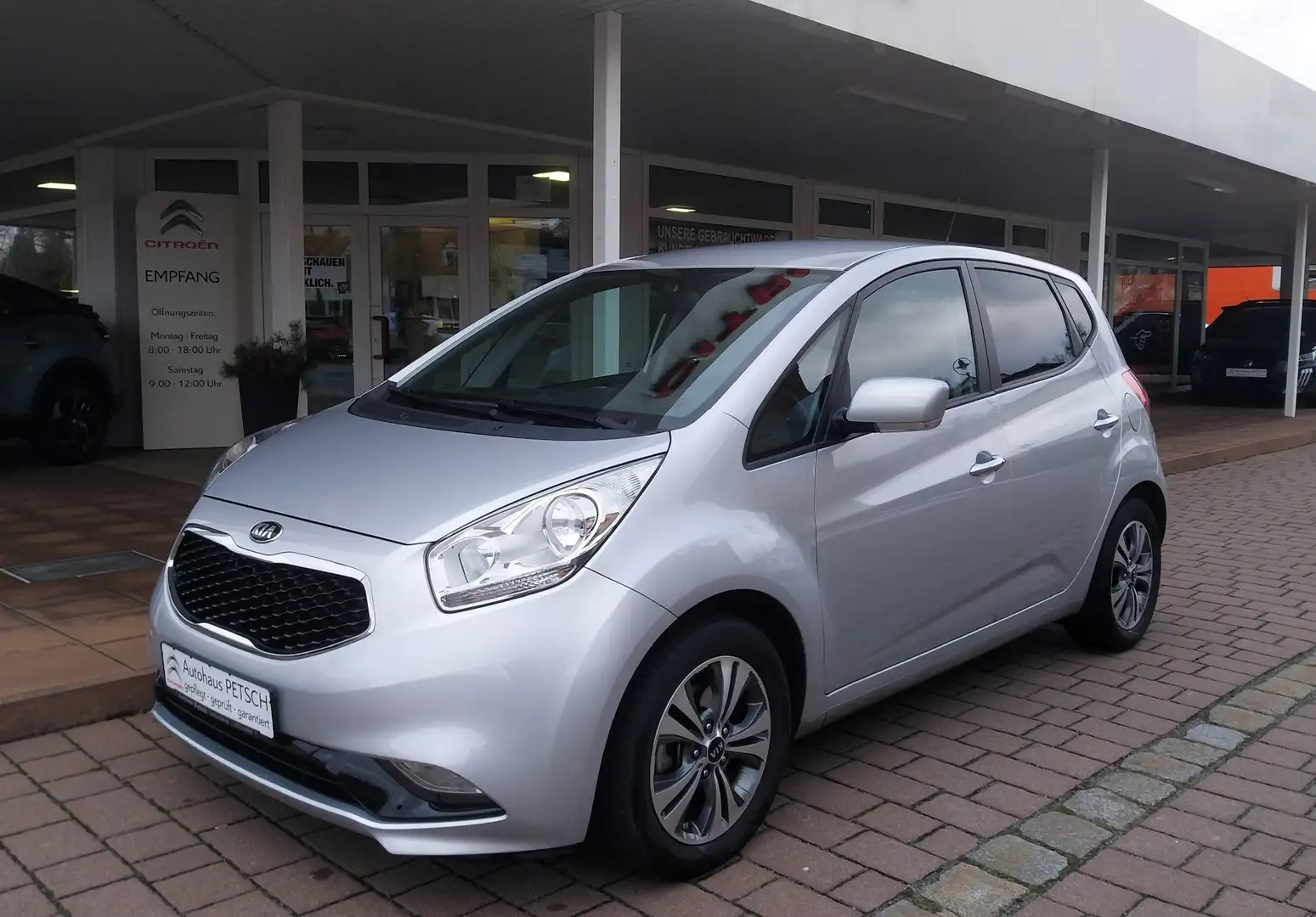 Kia Venga 1.6 CVVT Automatik Dream Team Edt.*SHZ, NAVI* Plateado - 2