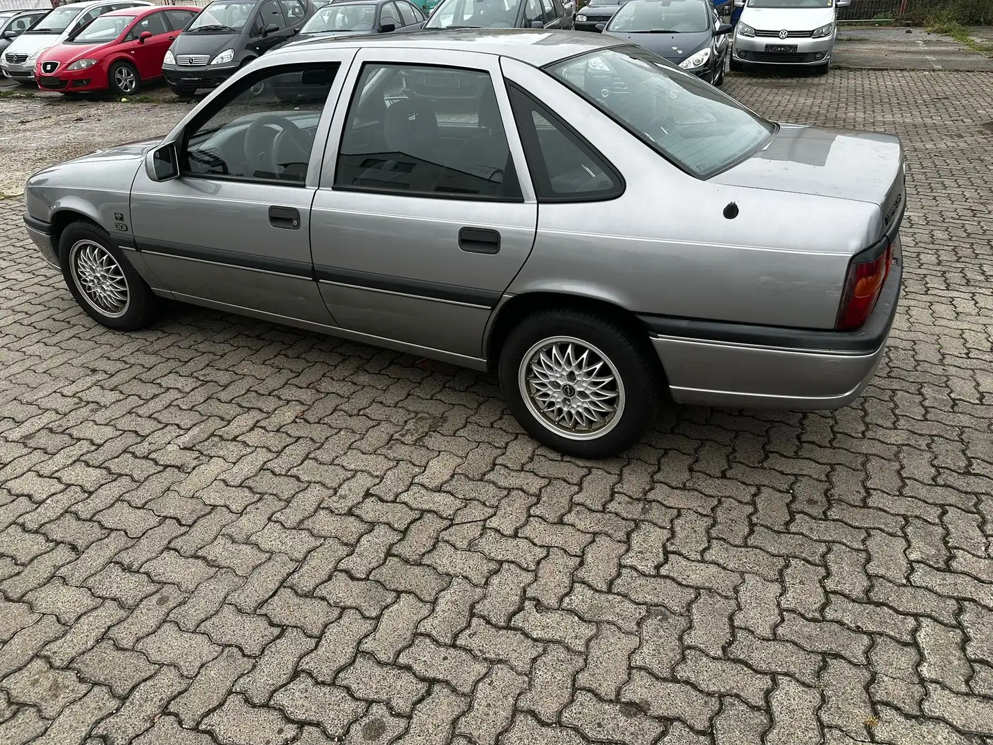 Opel Vectra CD Silber - 2