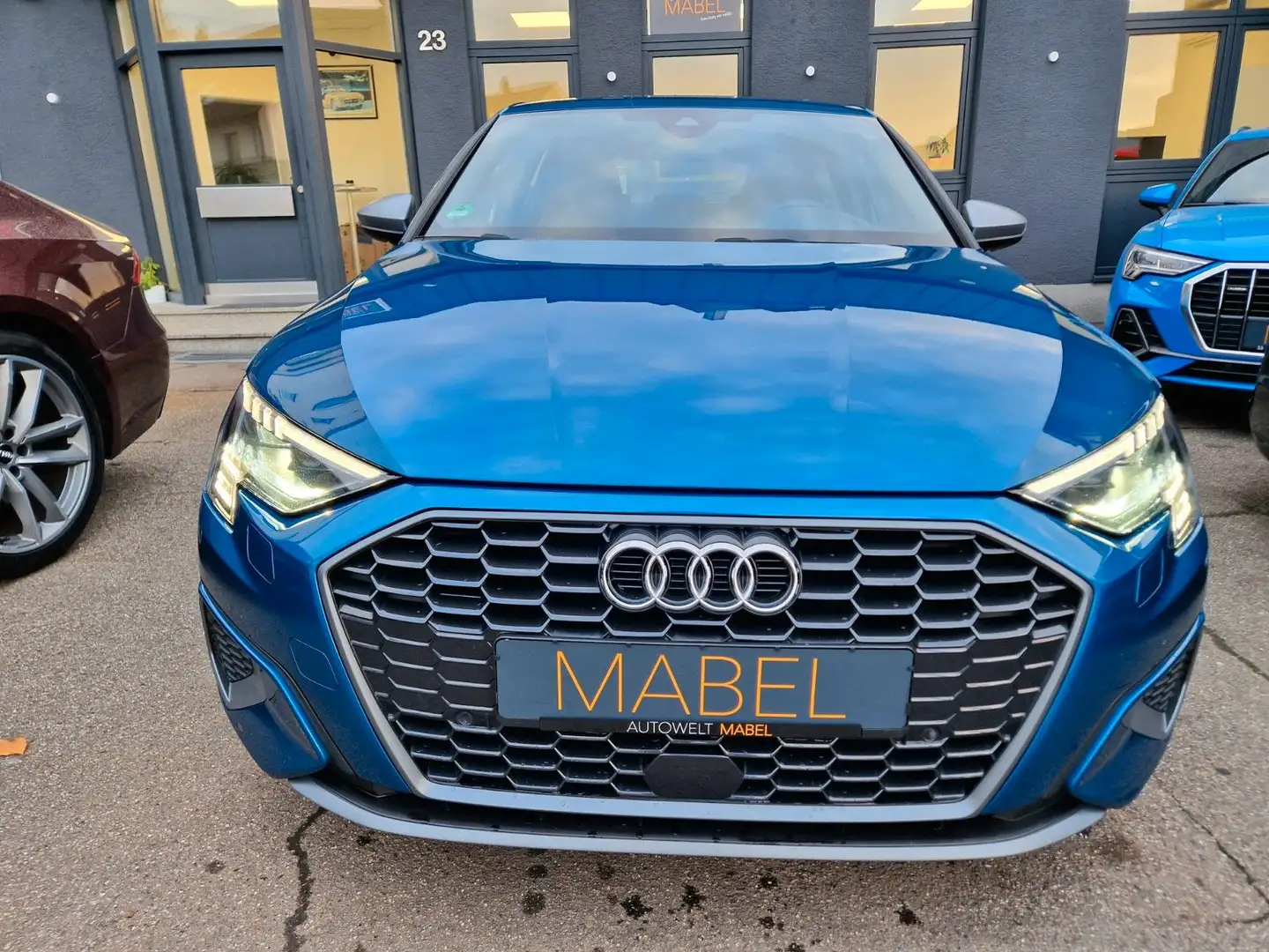 Audi A3 Sportback S tronic 35 TDI S line/edition one Blau - 2