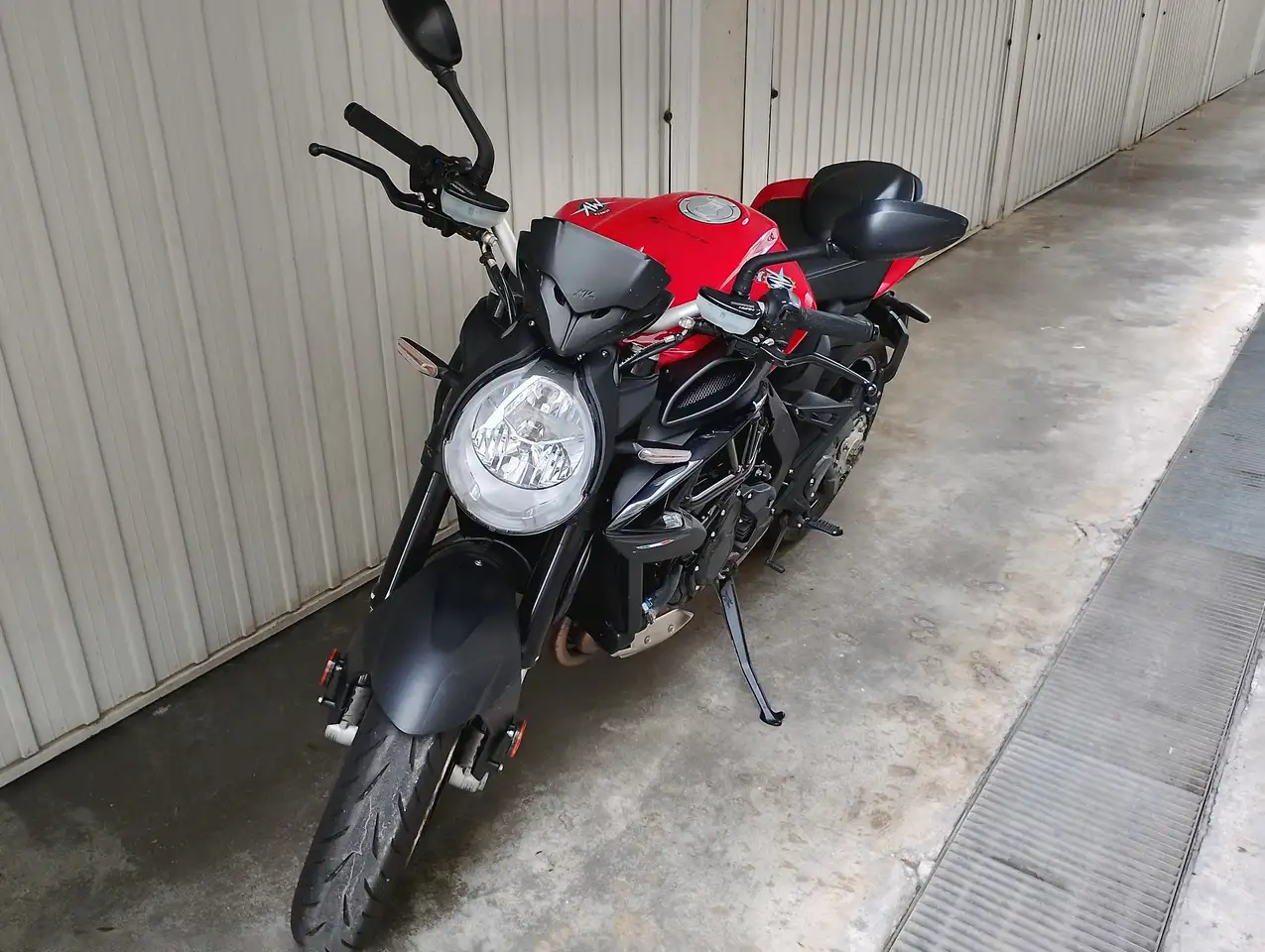 MV Agusta Brutale 800