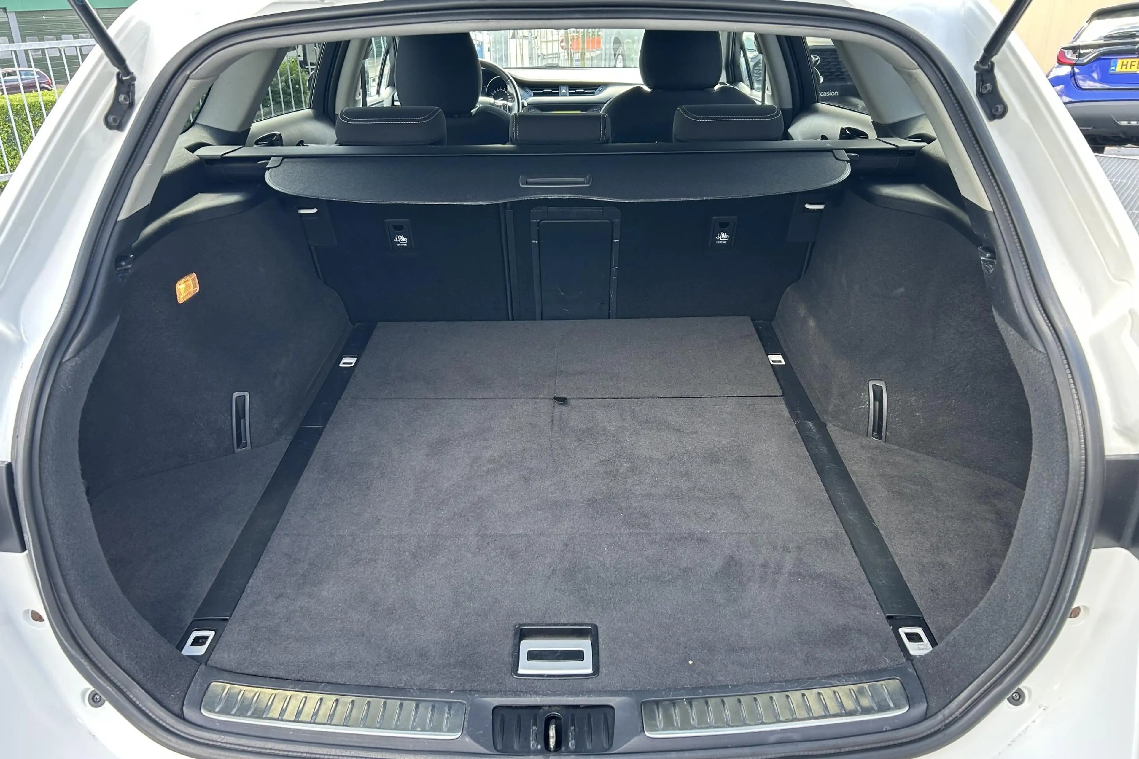 Toyota Avensis Touring Sports 1.8 VVT-i Lease Pro, Automaat, Trek — photo 10