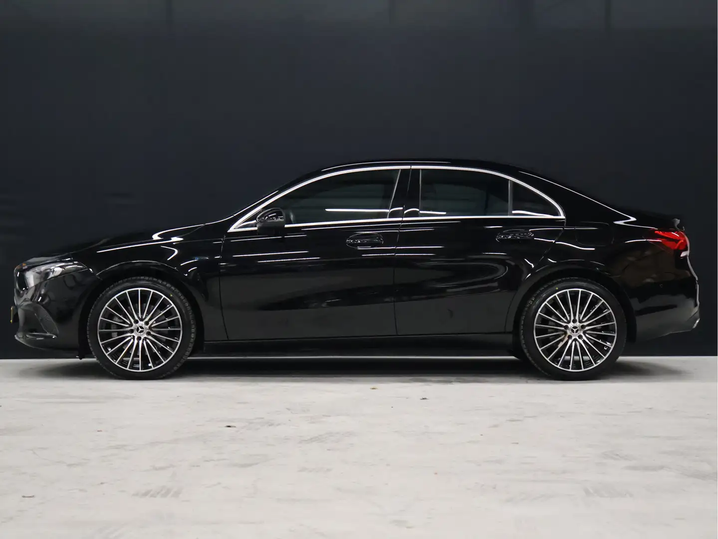 Mercedes-Benz A 250 e Business Solution Luxury Limited [SFEERVERLICHTI Nero - 2