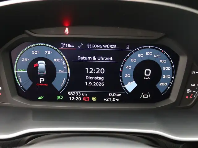 Audi Q3 view 16
