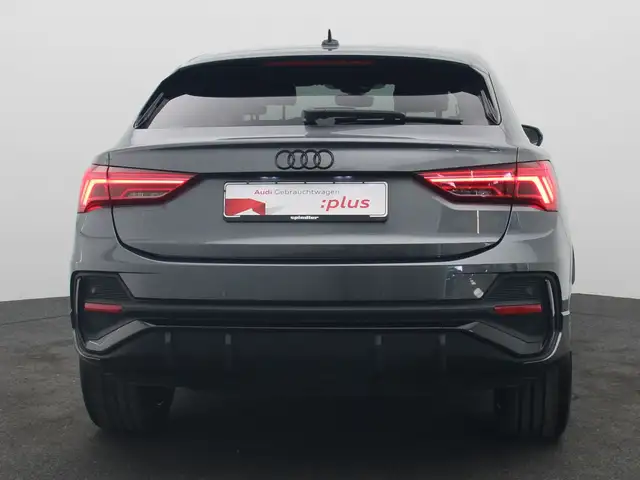 Audi Q3 view 6
