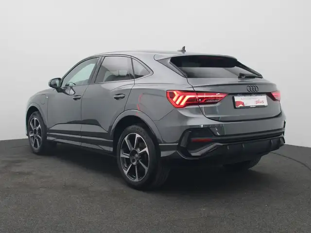 Audi Q3 view 5