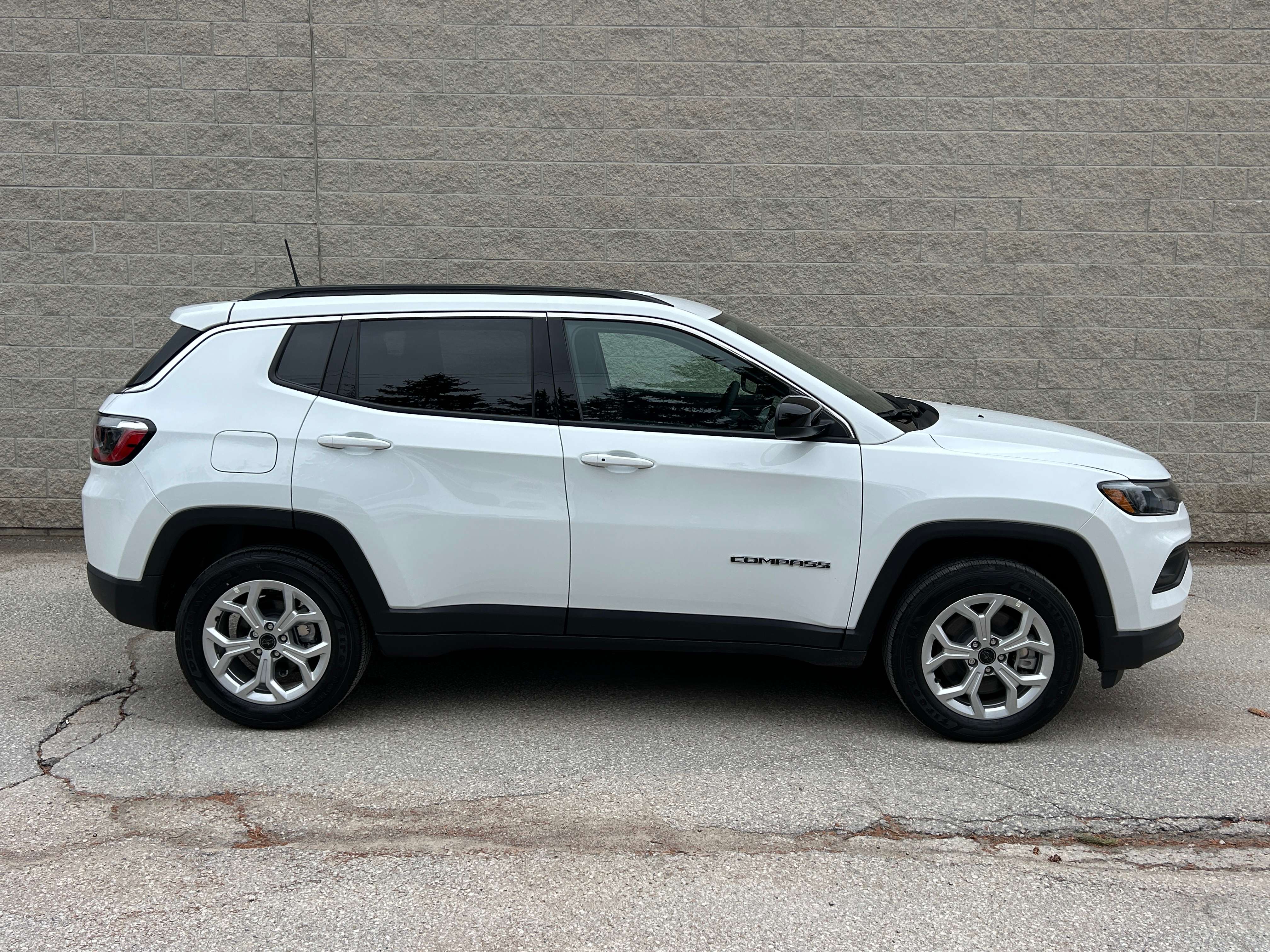 2026 Jeep Compass 4x4 | NORTH | BLIND- SPOT MONITORING — снимка 1