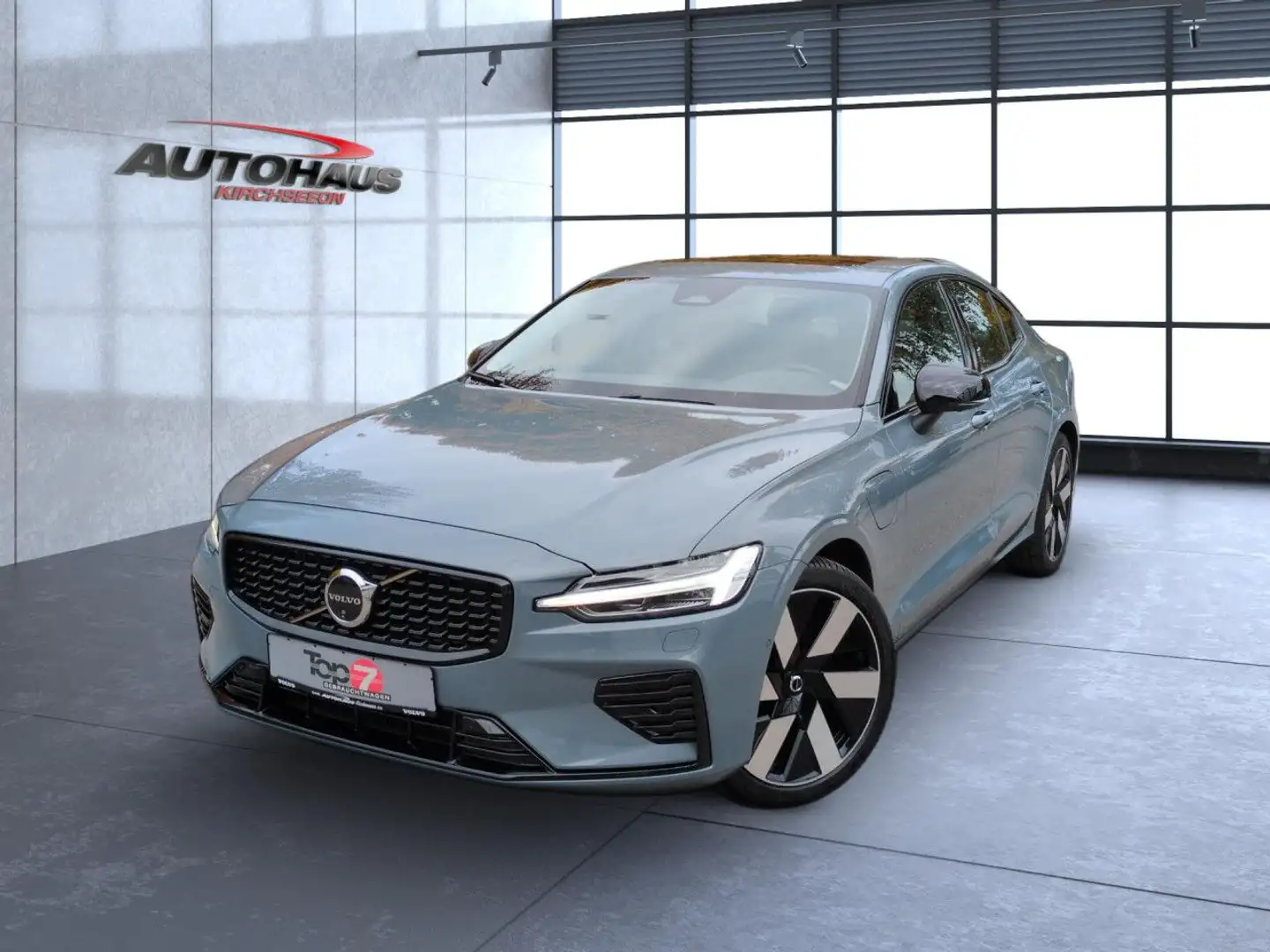 Volvo S60 T8 Recharge Plus Dark Plug-In Hybrid AWD Autom Grau - 2