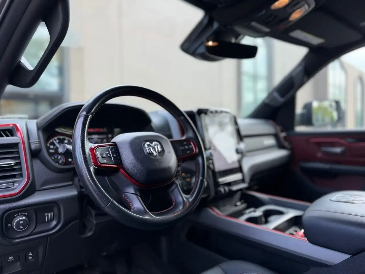 RAM 1500 снимка RAM 1500