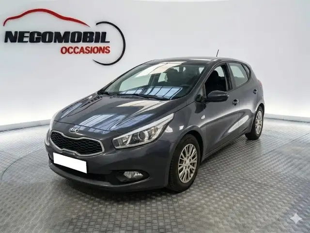 Kia Autres II 1,4 Diesel CRDi 90 ch BVM 6 Motion