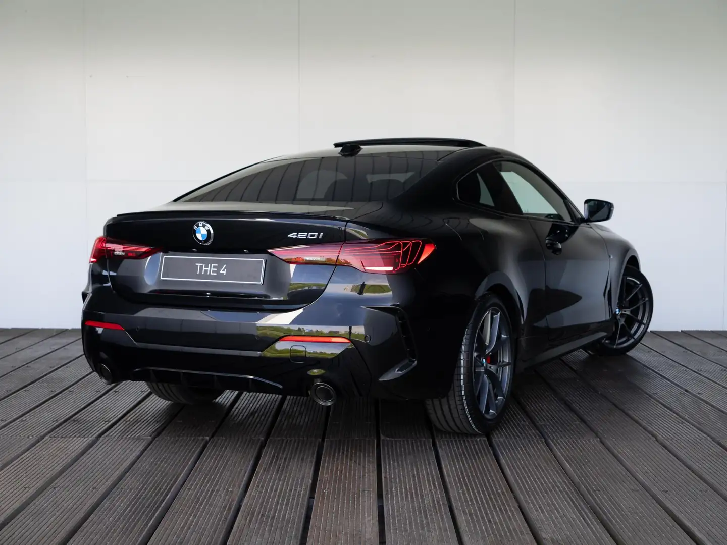 BMW 420 4 Serie 420i Coupé | M Sportpakket Pro | Comfort P Zwart - 2