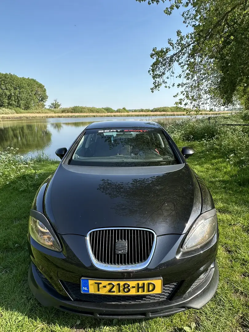 SEAT Leon 1.4 TSI Reference Zwart - 1