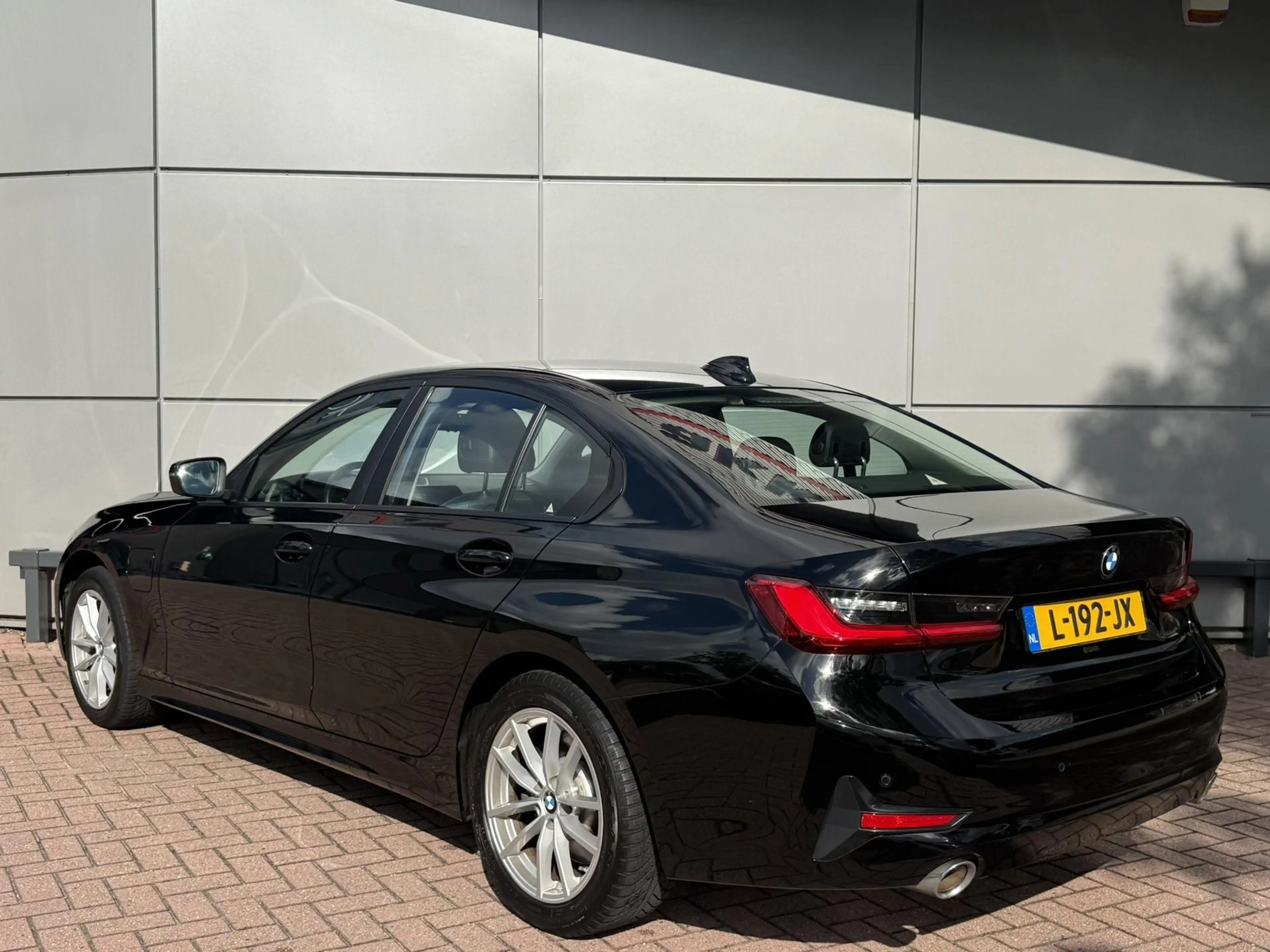 BMW 320 3-serie 320e Business Edition Plus | Leer | Laser — photo 2
