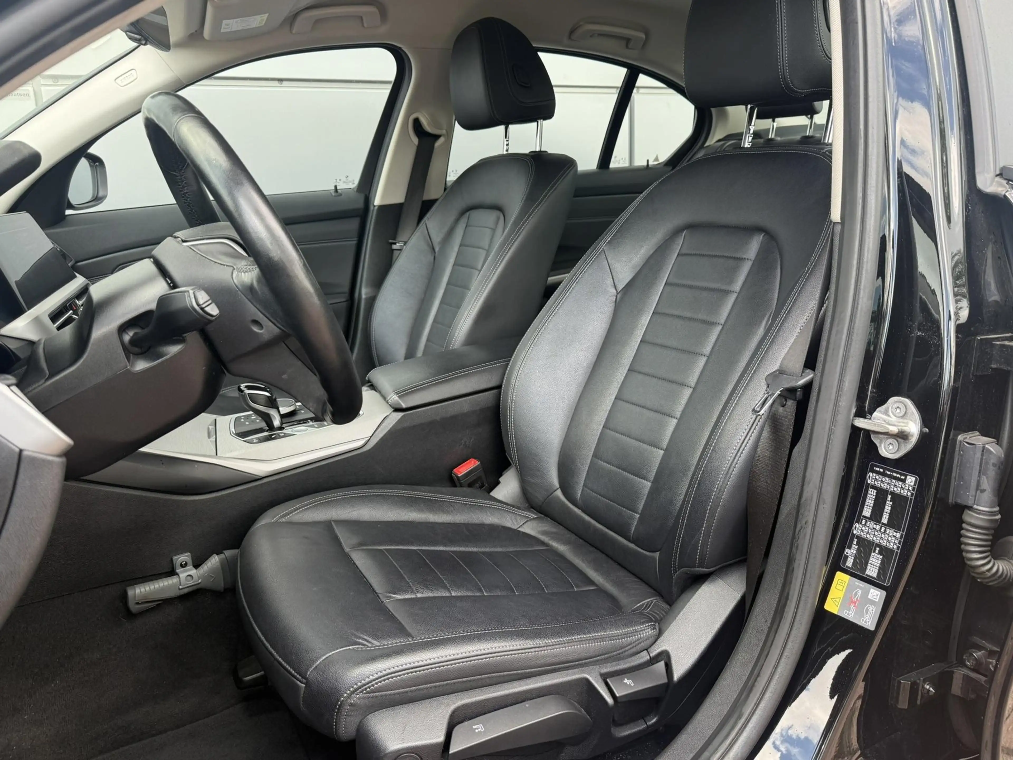 BMW 320 3-serie 320e Business Edition Plus | Leer | Laser — photo 10
