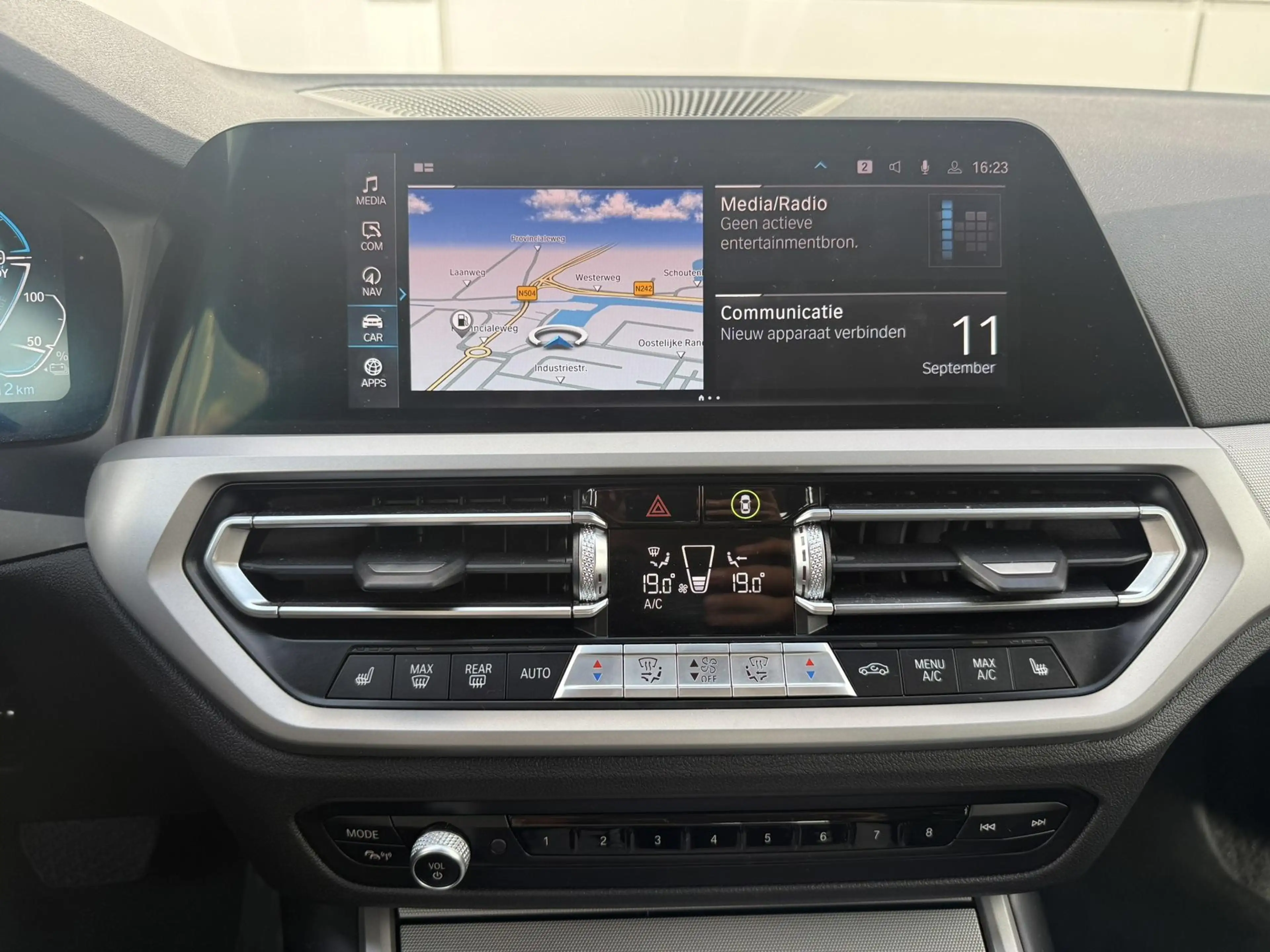 BMW 320 3-serie 320e Business Edition Plus | Leer | Laser — photo 19