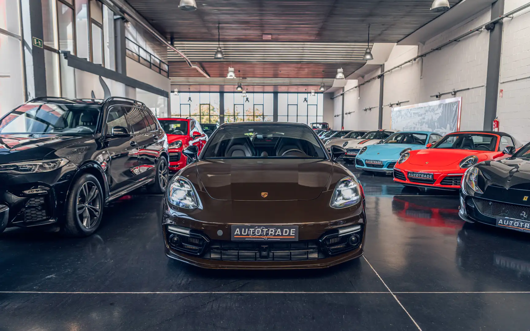 Porsche Panamera 4 e-Hybrid Marrón - 2