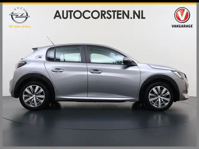 Peugeot E-208 view 4