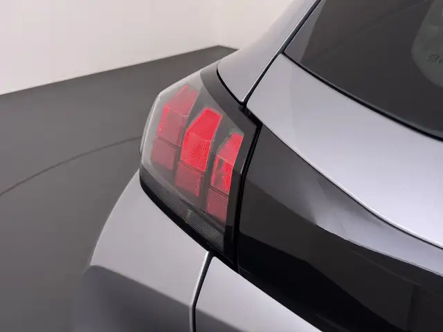 Peugeot E-208 view 19