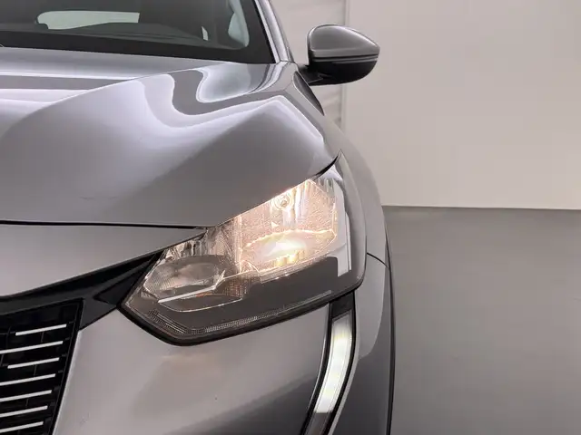 Peugeot E-208 view 20