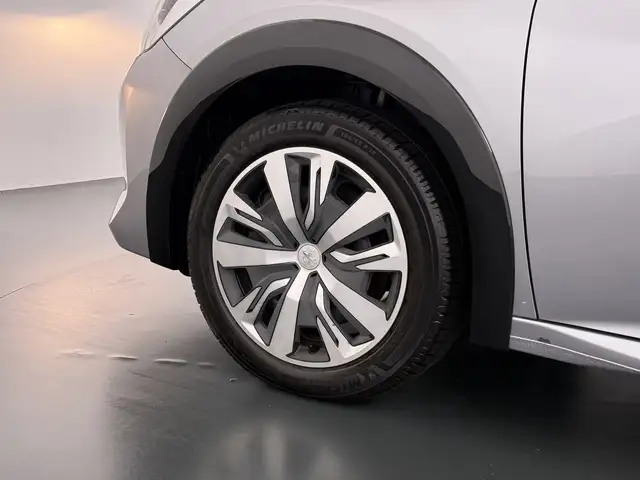 Peugeot E-208 view 21