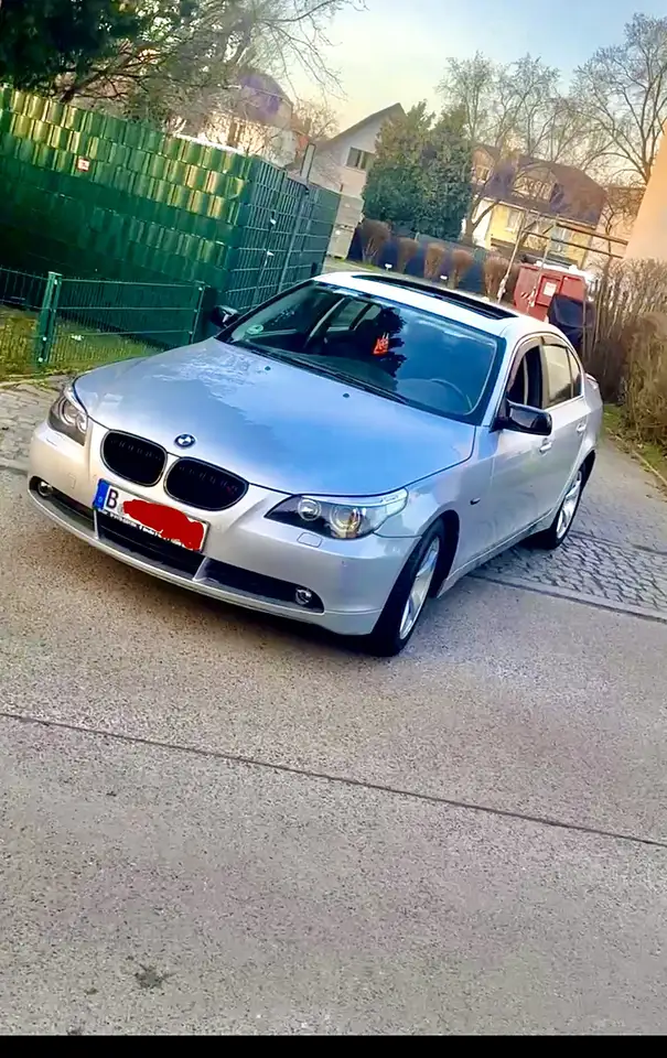 BMW 523