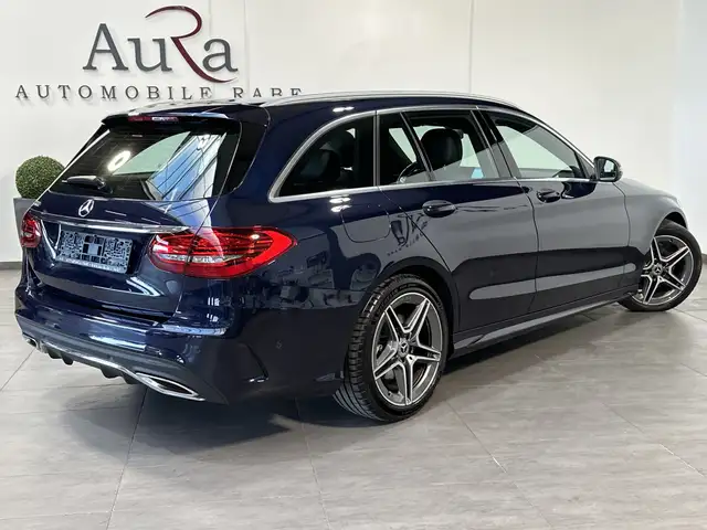 Mercedes-Benz C-Class view 4